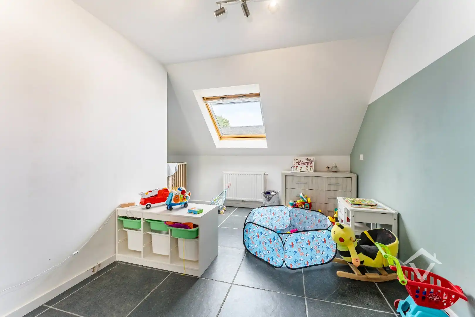 Recente instapklare woning met 3 slaapkamers, zonnige tuin en garage op De Mokker foto 12