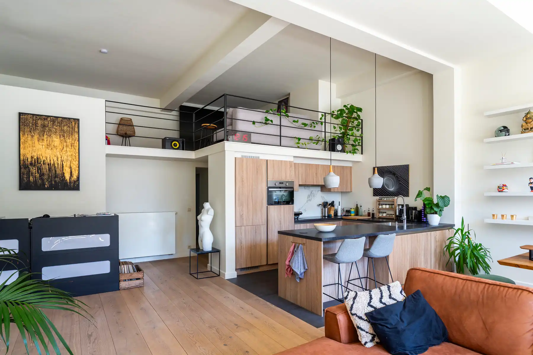 Ruime loft met 2 slaapkamers op centrale locatie foto 5