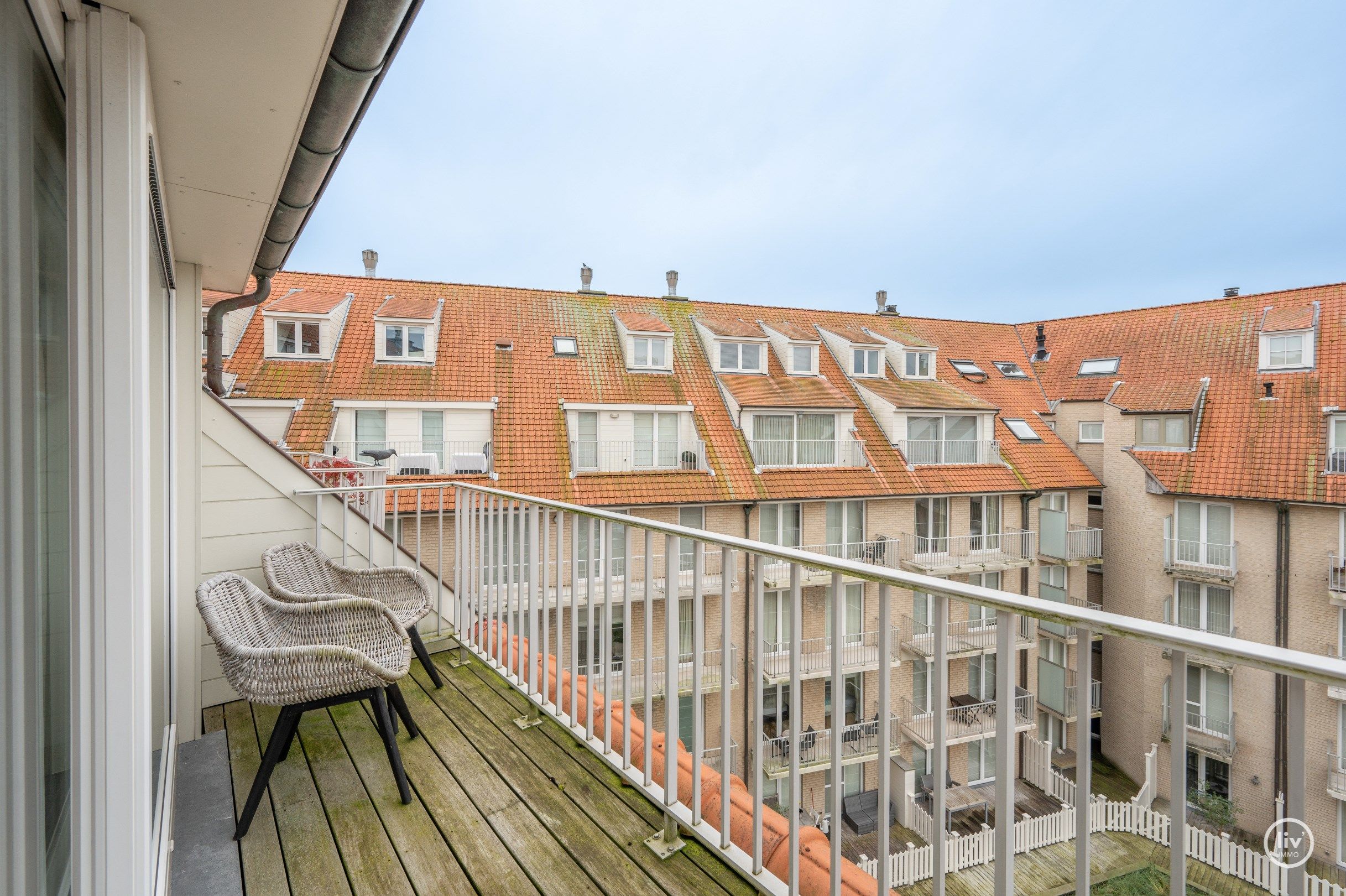 Luxueus gerenoveerd en uitstekend gelegen duplex met prachtige zonneterrassen, gelegen op een steenworp van het strand en het centrum van Knokke Zoute. foto 27