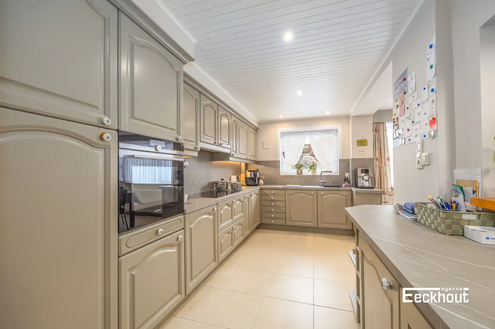 Verzorgde, instapklare woning met onderhoudsvrije buitenruimte! foto 6