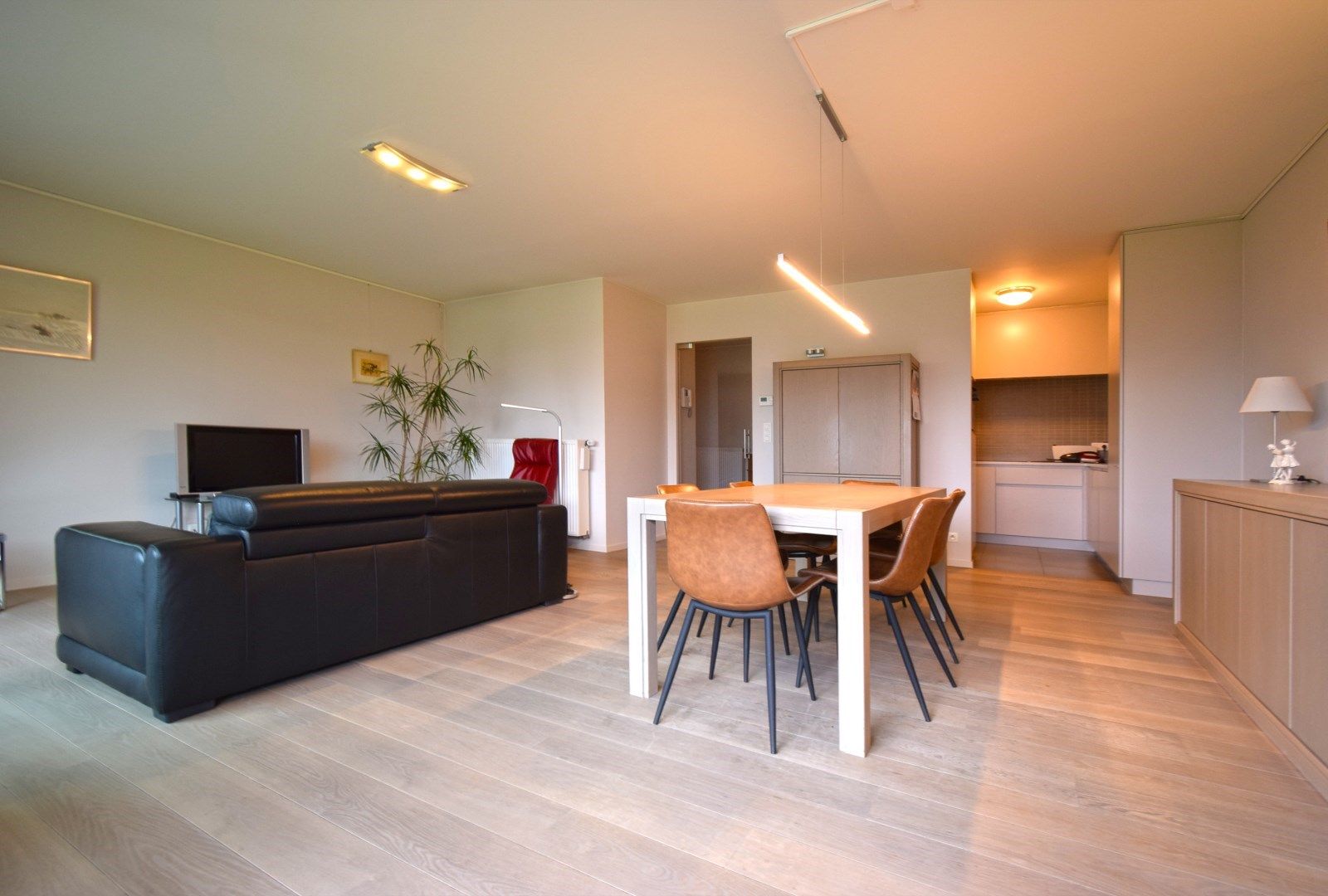 ZEER RESIDENTIEEL NIEUWBOUW APPARTEMENT foto 4