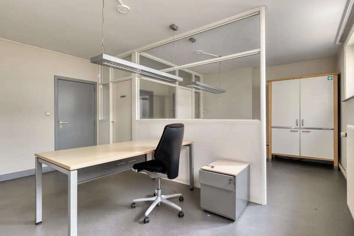 Multifunctioneel gebouw in het centrum van Merchtem. foto 9