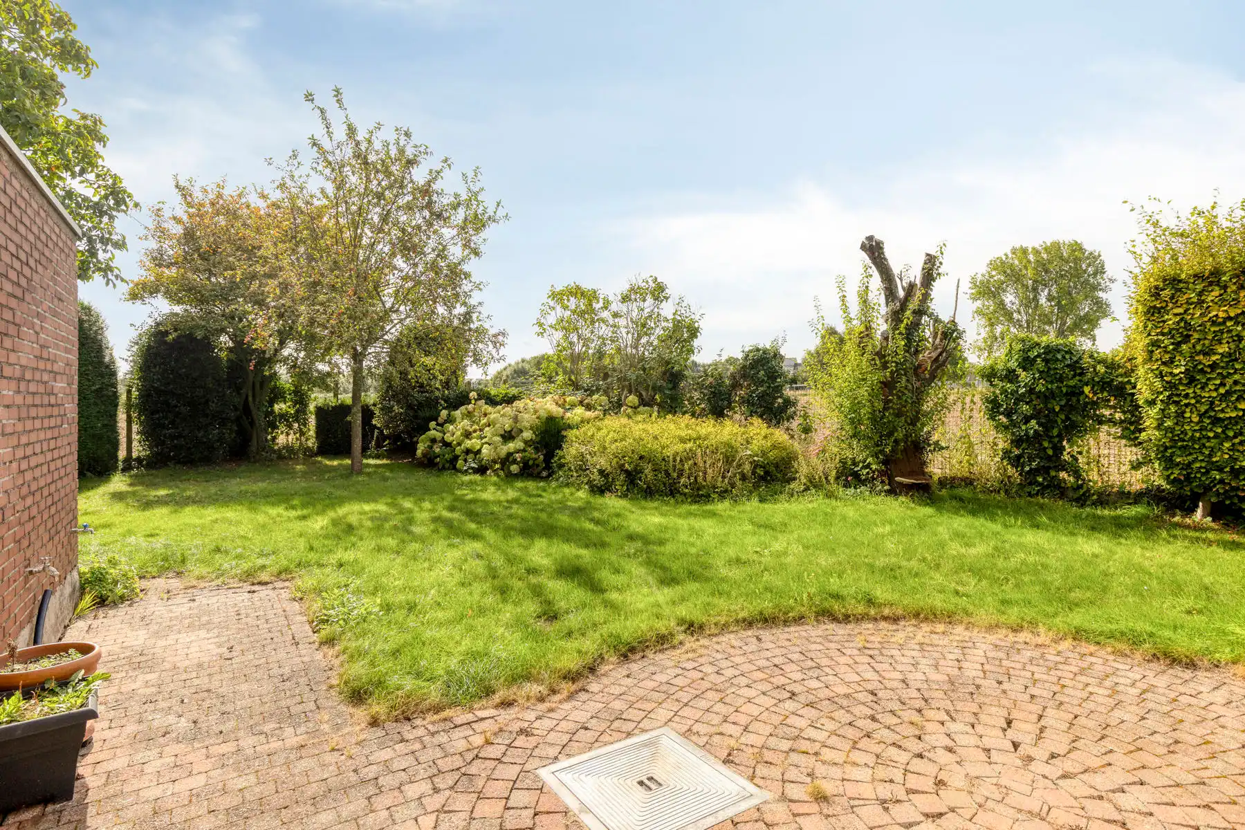Landelijk gelegen woning in Baardegem met tuin en garage foto 4
