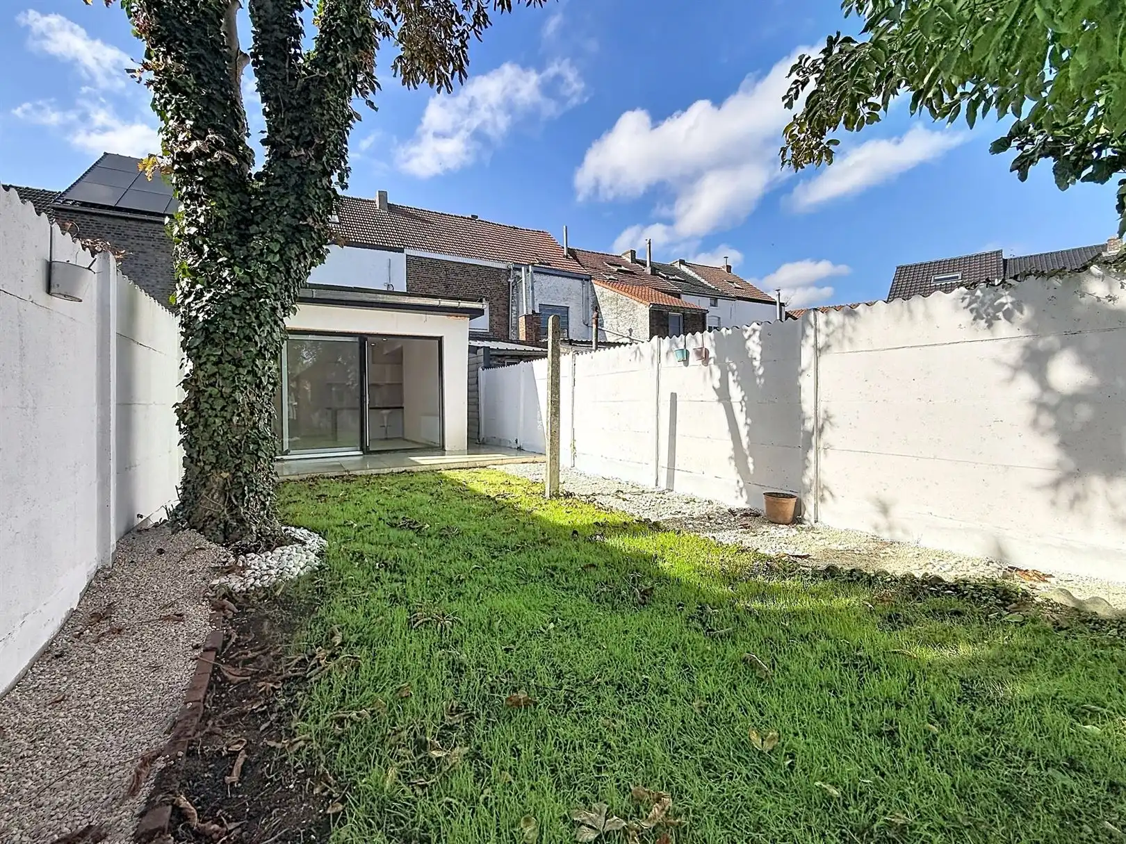 Gerenoveerde rijwoning, 4 slpks, 2 bdks, terras en tuin foto 32