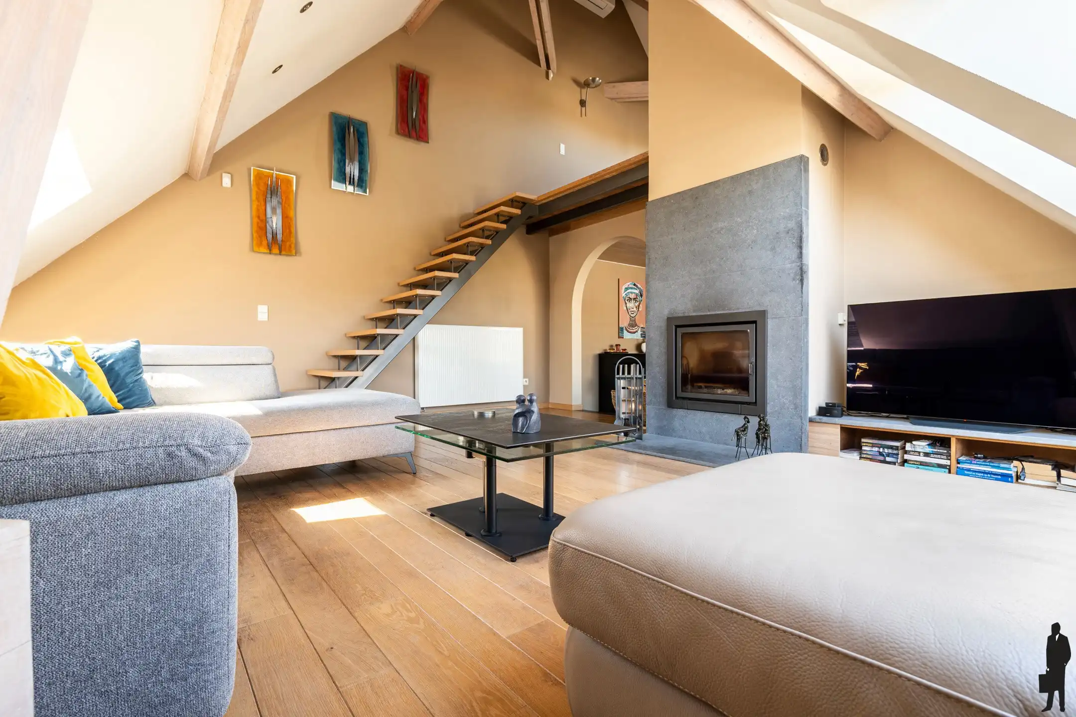 Unieke, ruime architectenvilla met riante kelder en werkbox foto 5