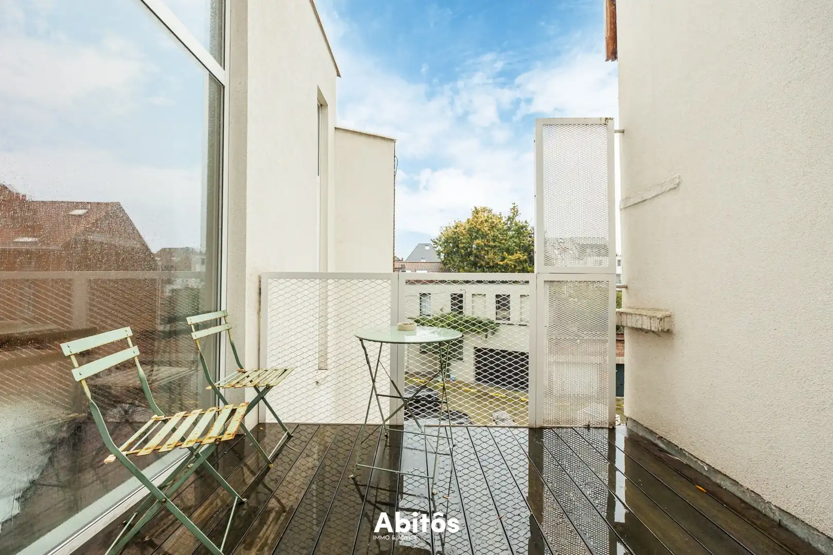 Stijlvol tweeslaapkamerappartement met terras aan het Zuidpark foto 5
