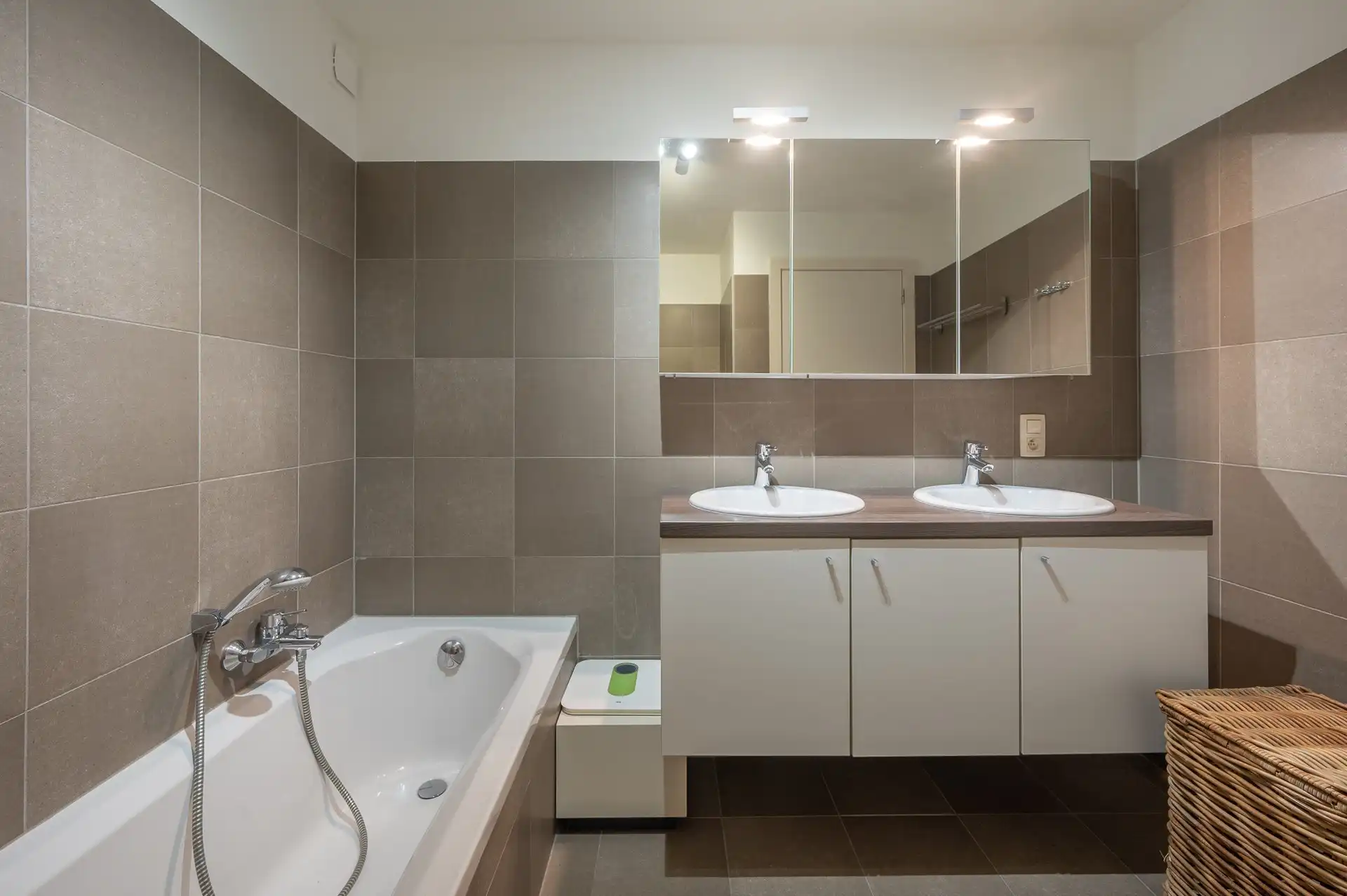 Lichtrijk appartement met 2 slaapkamers in een rustige zijstraat van de Zeedijk foto 13