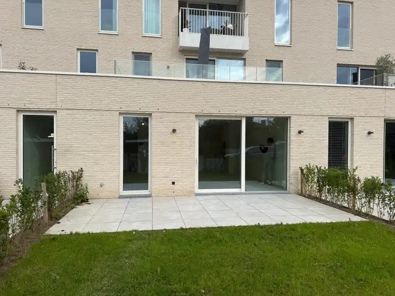 Energiezuinig 2 slpkm appartement met terras, tuin en staanplaats foto 2