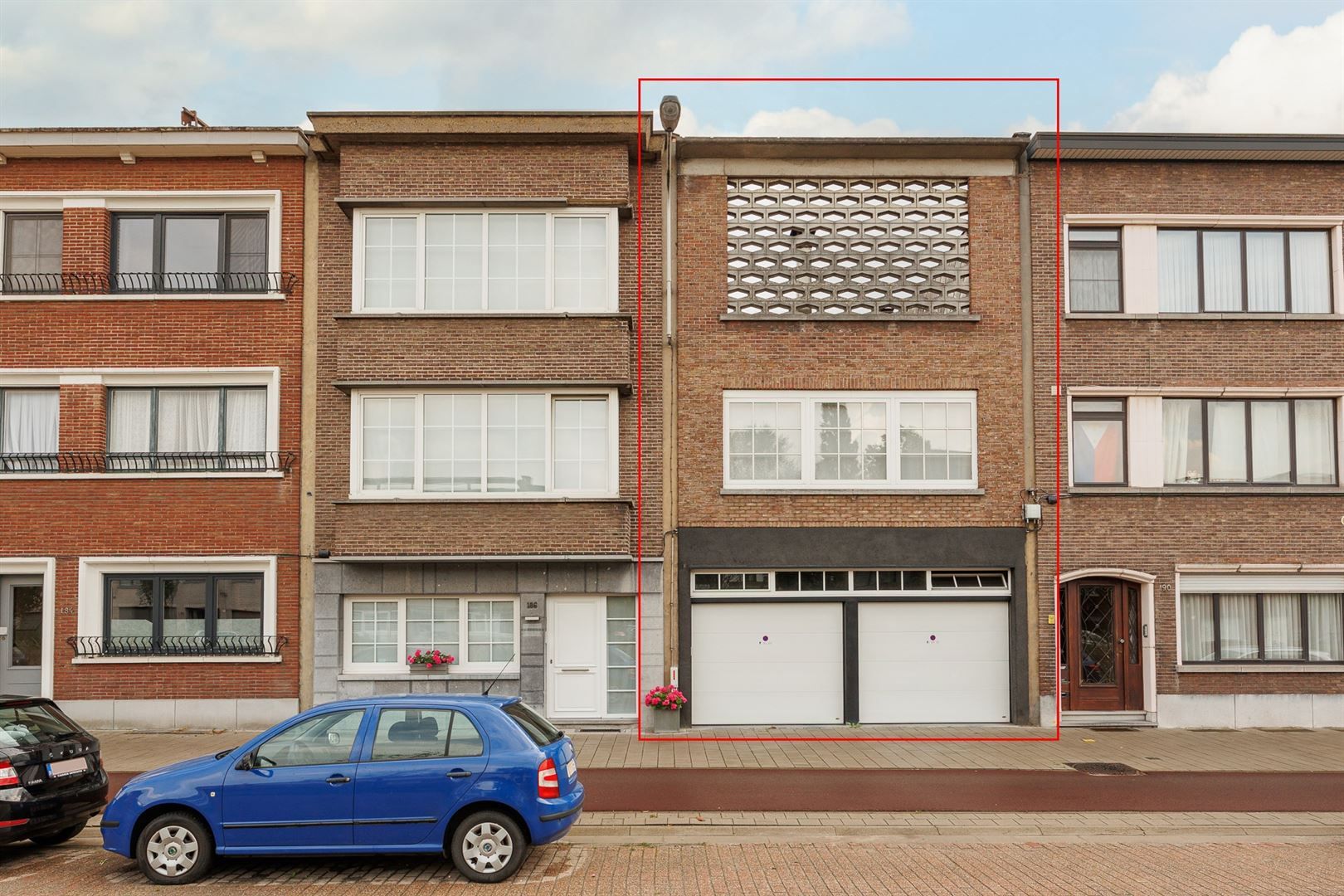 Aan te passen woning met garage, studio aan zuidertuin en 1 SLK appt OF eengezinswoning. foto 2