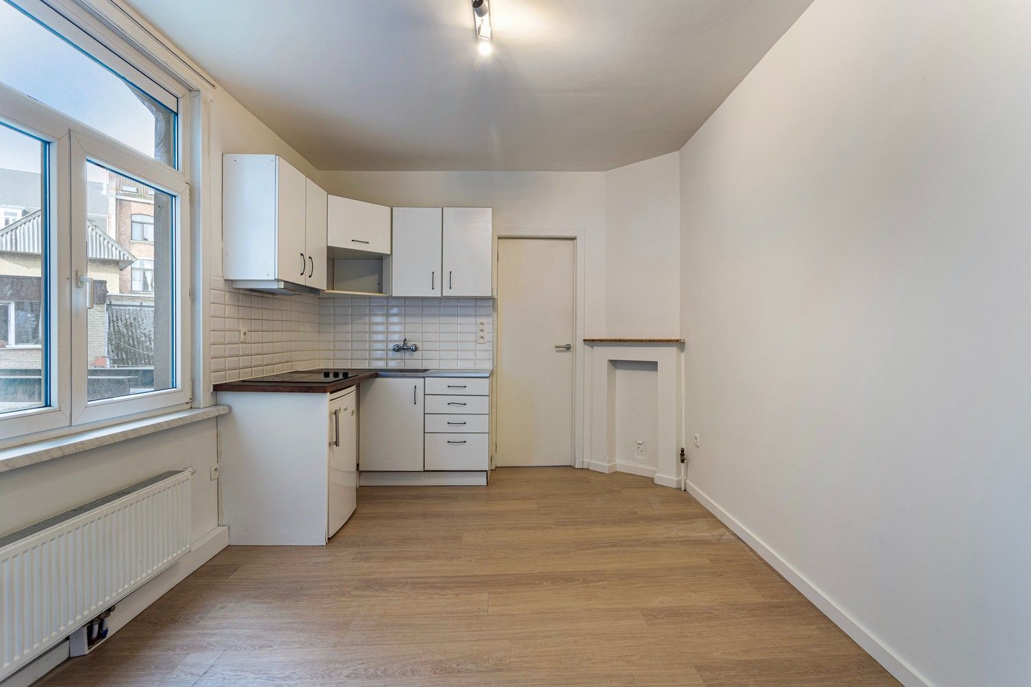 Appartementsgebouw met 1 commerciële ruimte, 4 één slaapkamer appartementen en 3 studio's op wandelafstand van Sint-Pietersstation foto 12