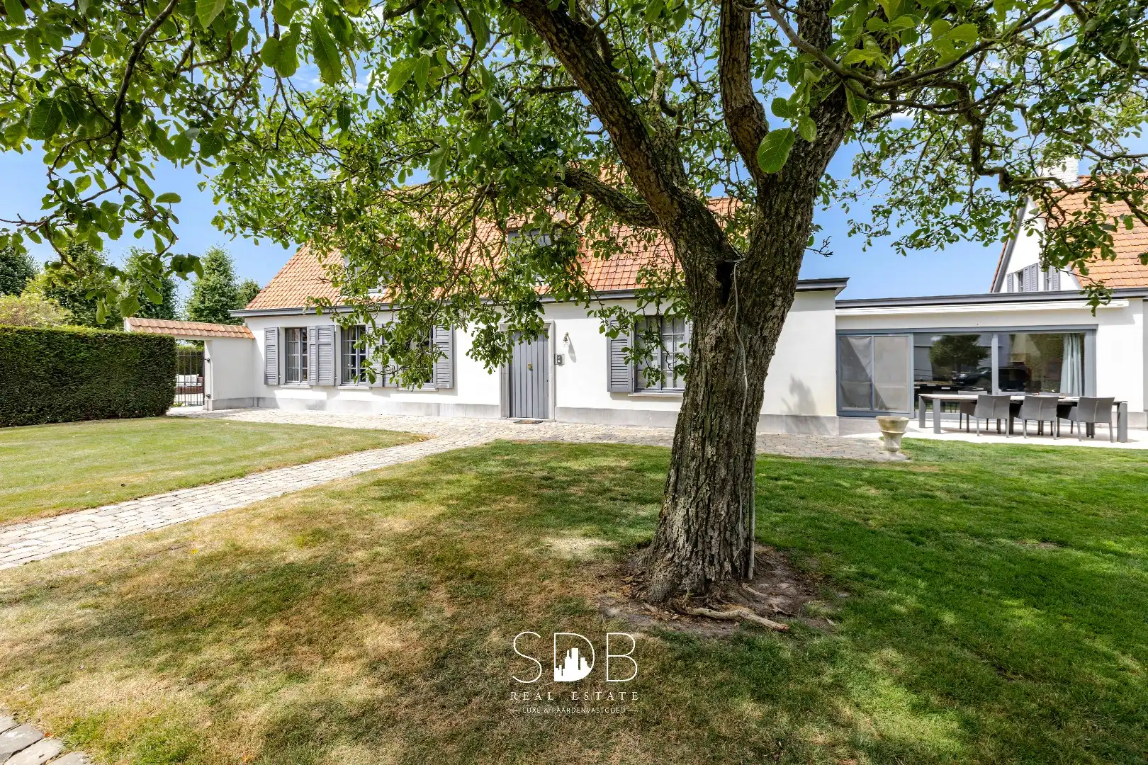 Landelijke villa met bijgebouwen en graslanden op 23.740m² foto 25