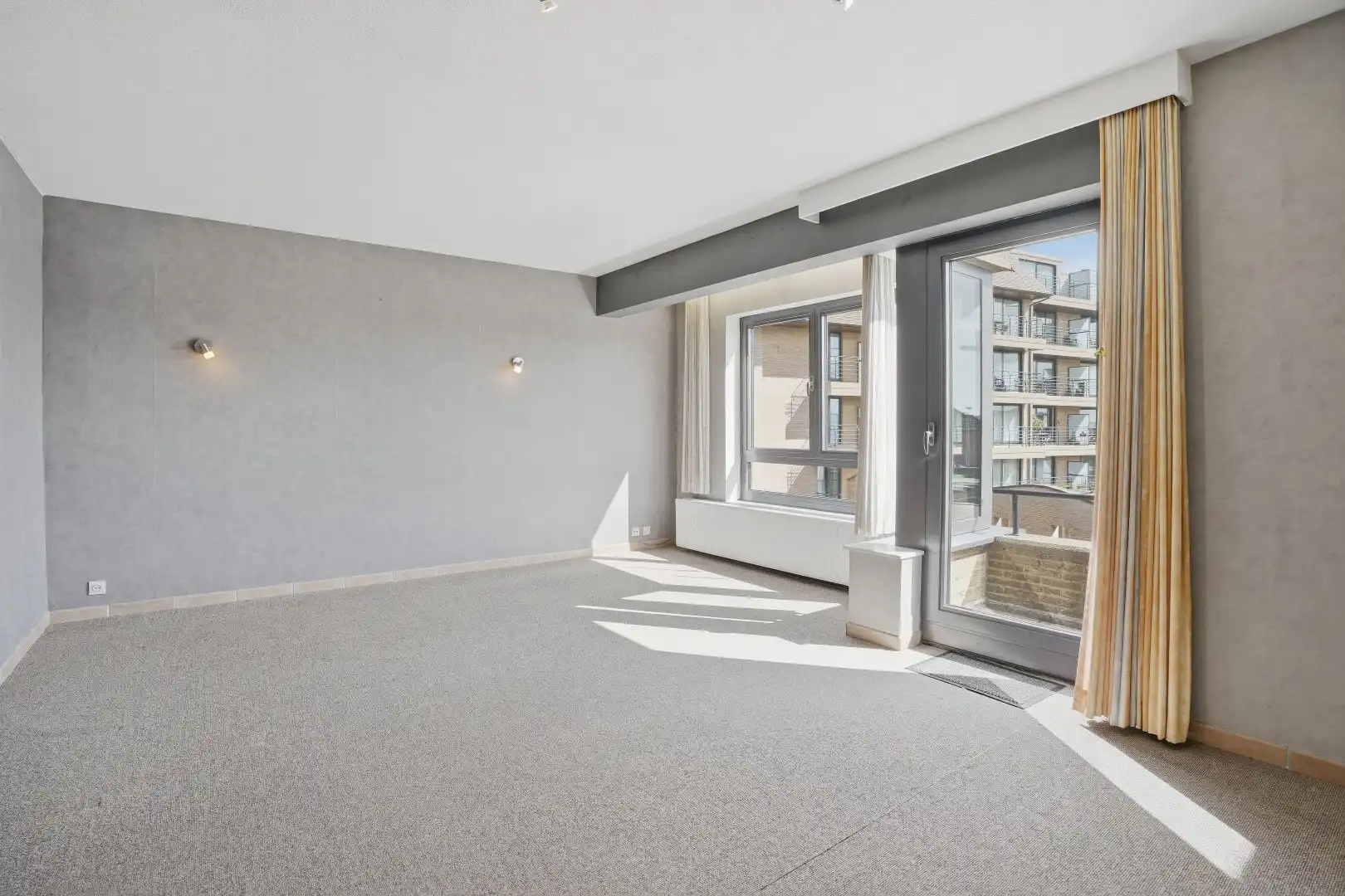 Op te frissen 2-slaapkamerappartement (73m²) te Koksijde Sint-Idesbald.  foto 6