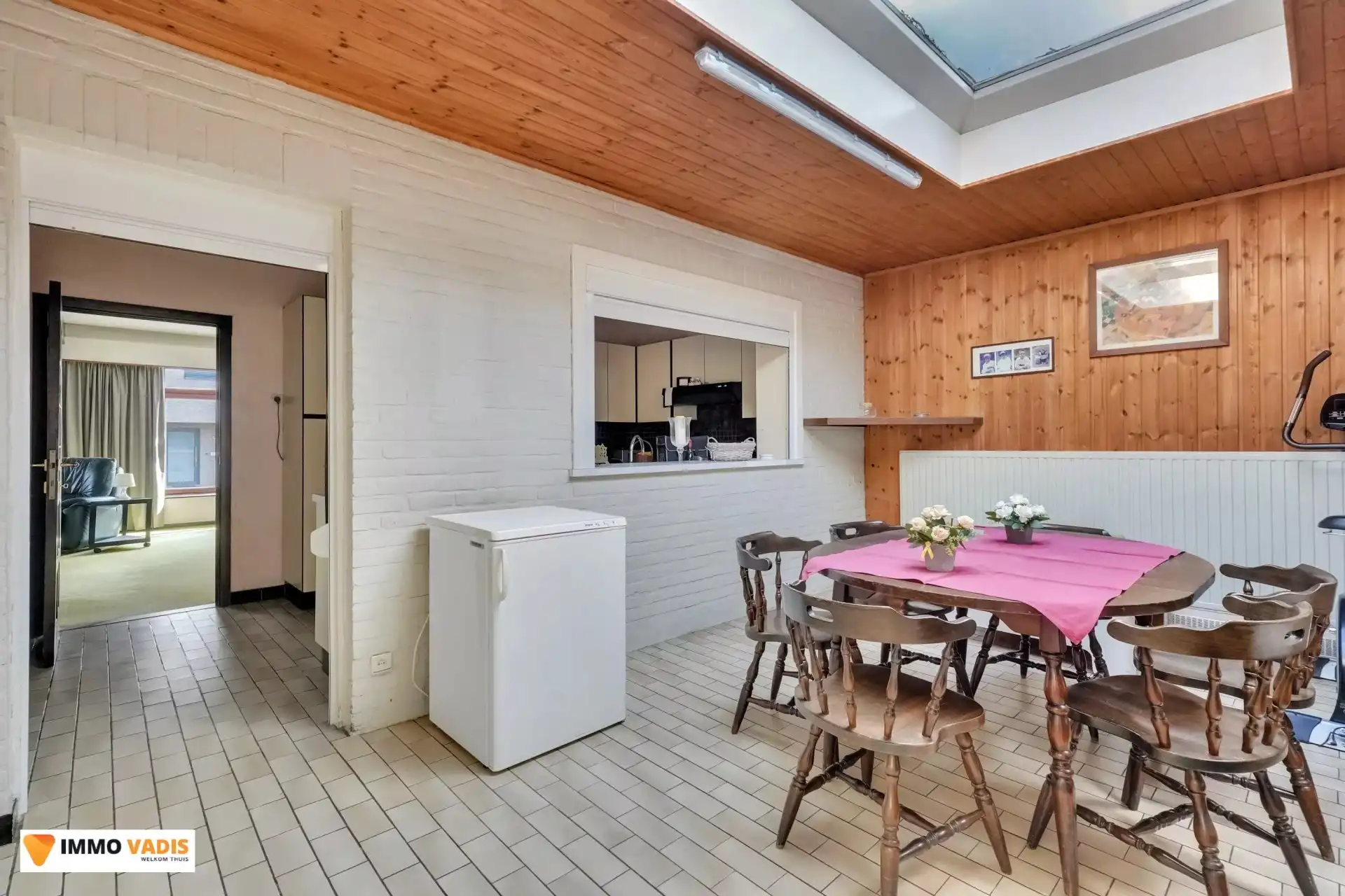 Halfopen bebouwing met 4 slaapkamers en vrijstaande garage foto 14