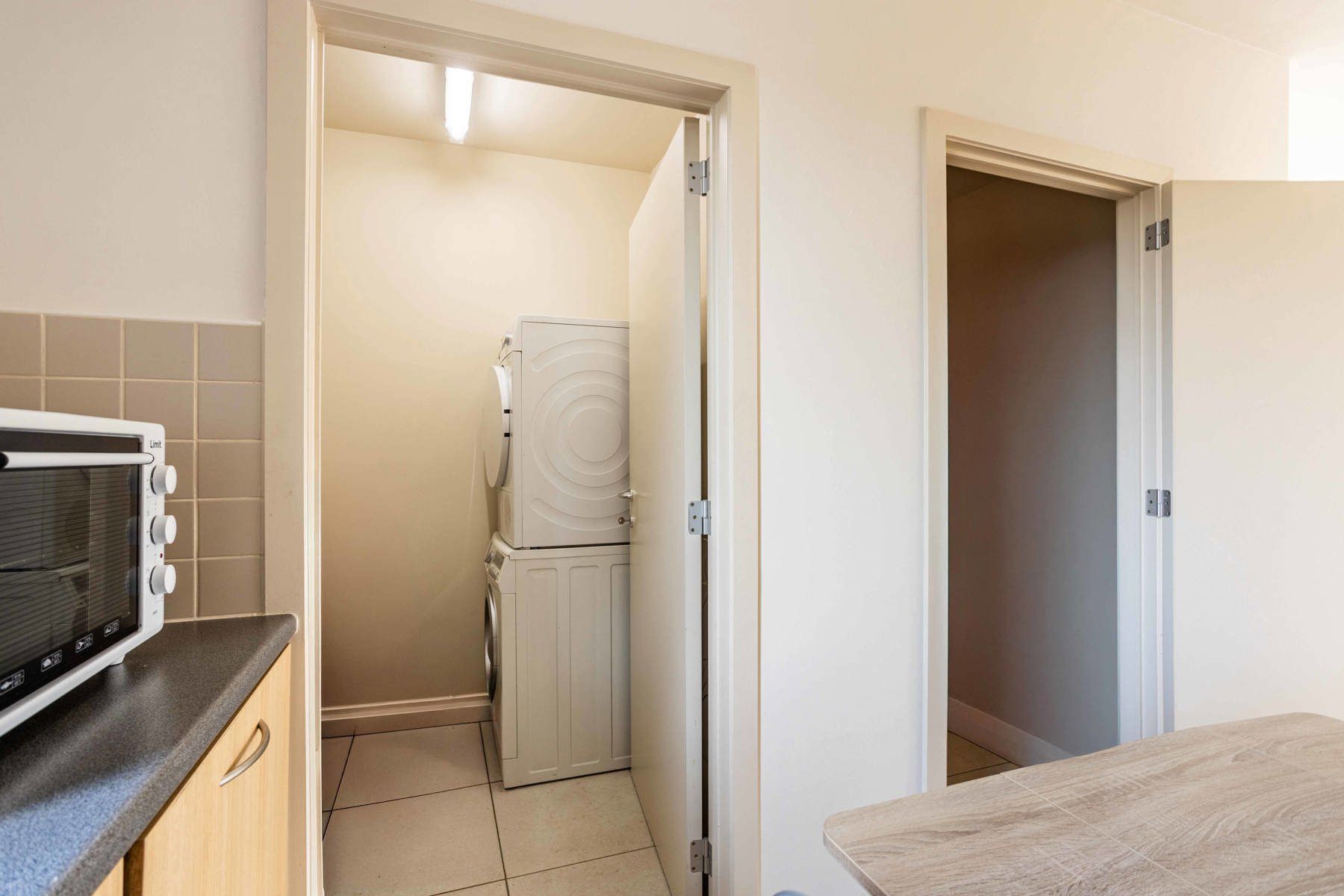 Appartement met ruim terras en autostaanplaats op toplocatie foto 10