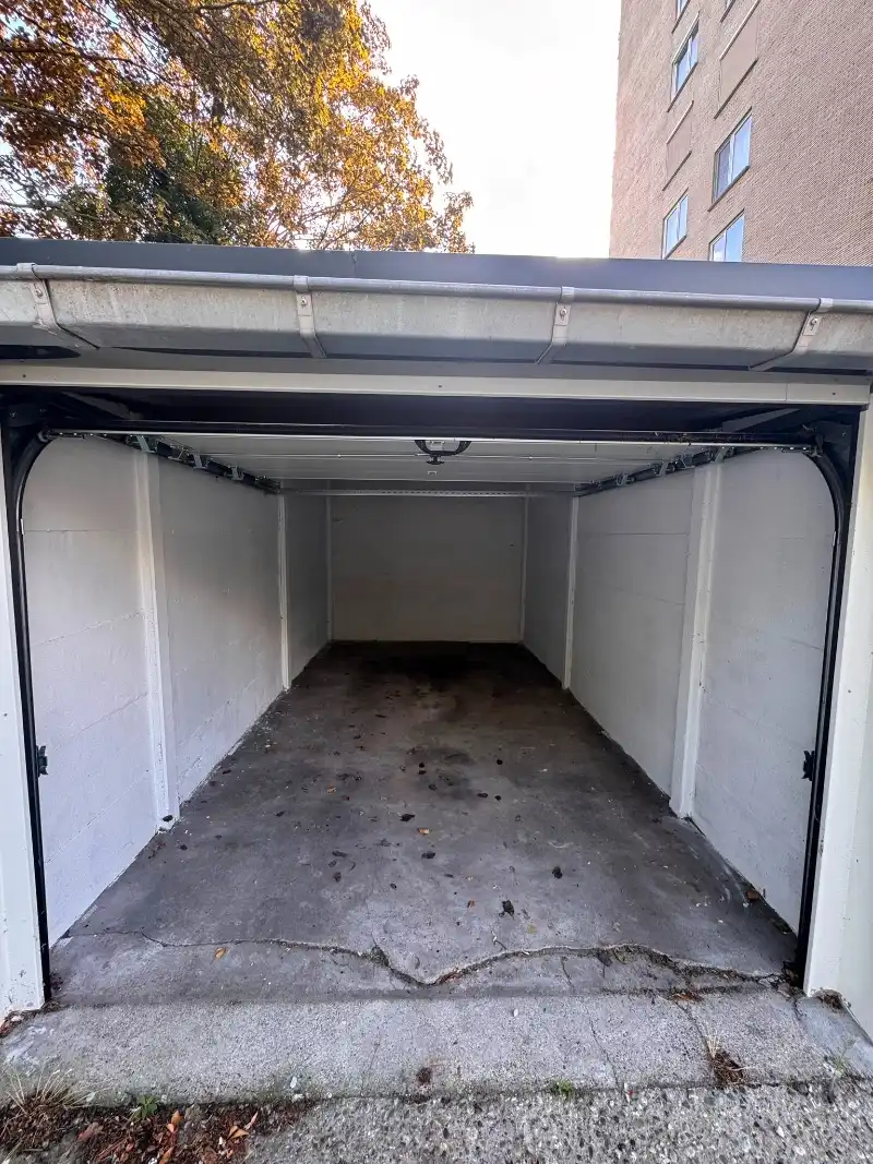 --- NIEUW --- Gelijkvloers gelegen, afgesloten garageboxen & (fietsen-)bergplaatsen te Ledeberg/Gent. foto 2