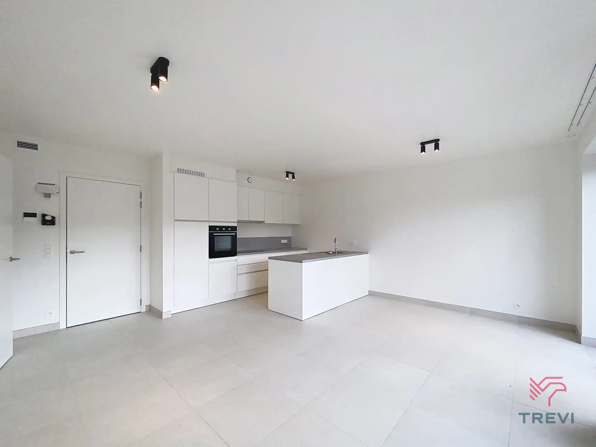 Nieuw appartement met 2 slaapkamers in een ideale omgeving foto 2