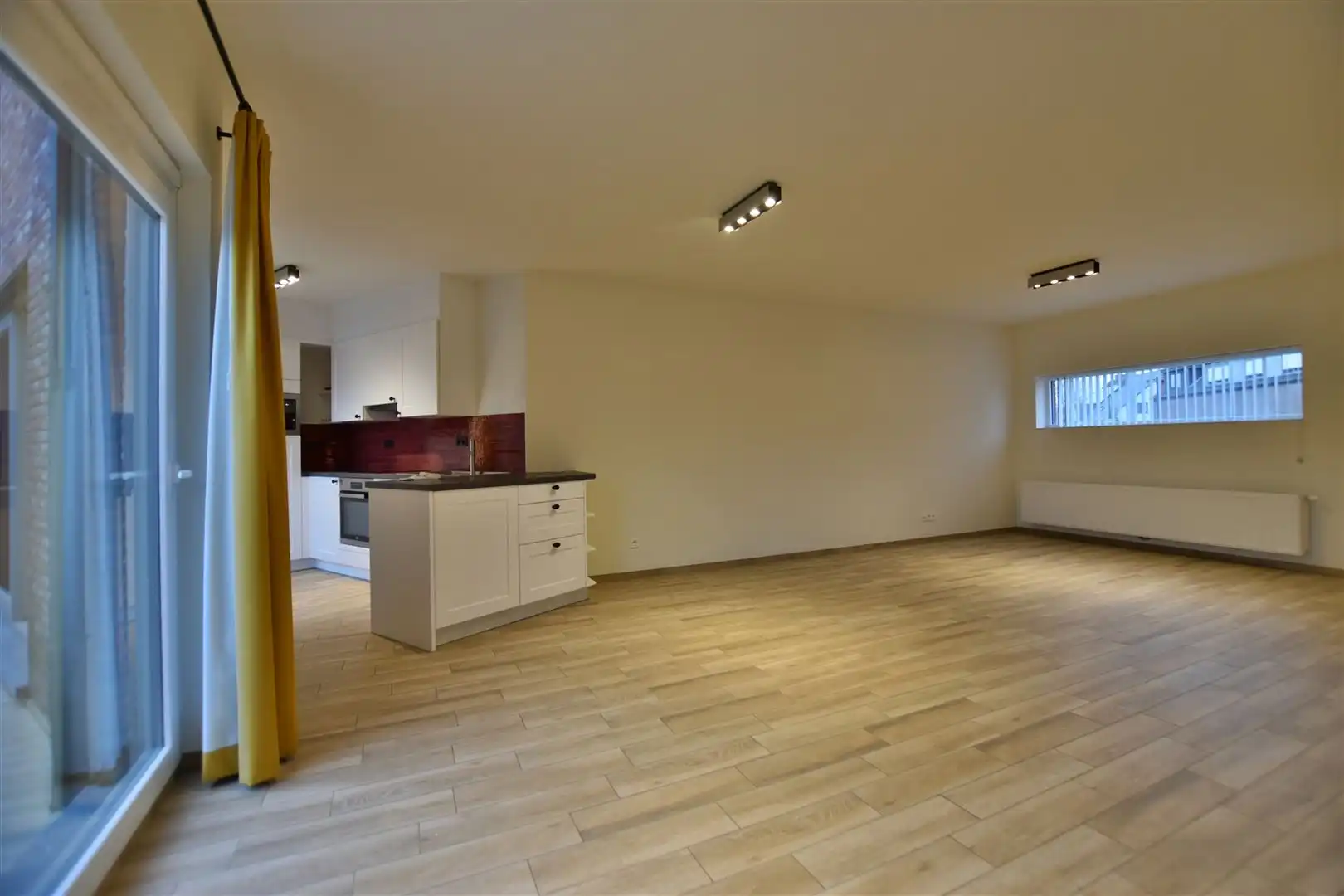 Instapklaar gelijkvloers appartement met koer en garage vrijstaande.  foto 9