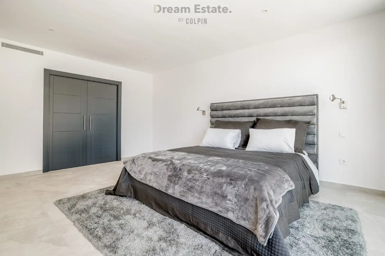 Een moderne familie villa te El Paraiso, Benahavis, New Golden Mile foto 24