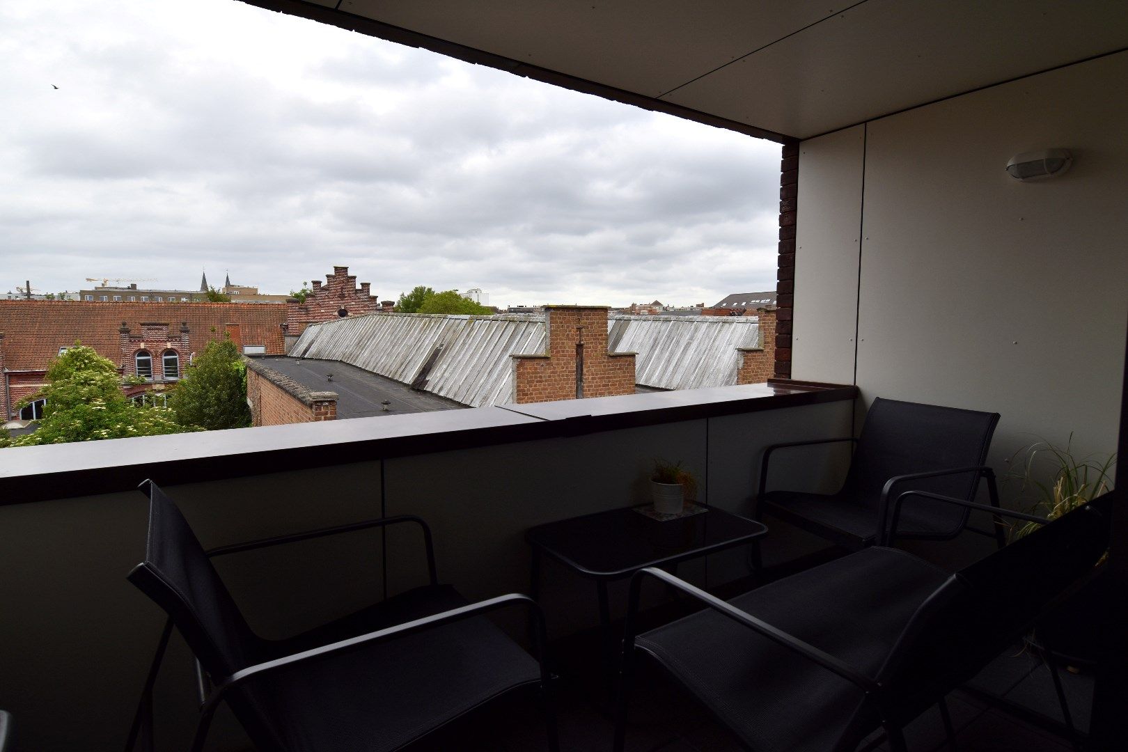 Instapklaar 2-slaapkamerappartement op toplocatie nabij het centrum van Kortrijk foto 10