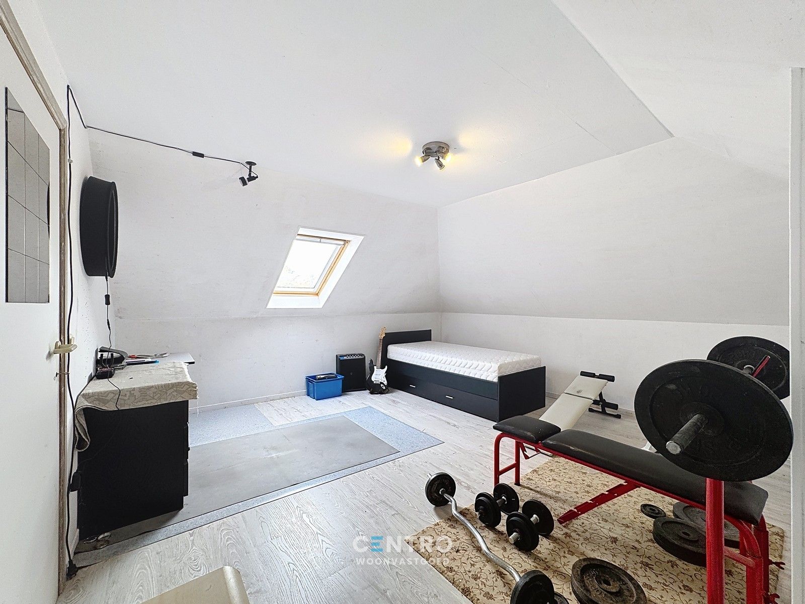INTERESSANT gelegen woning op circa 1.200m2 grond te Uitkerke! foto 16