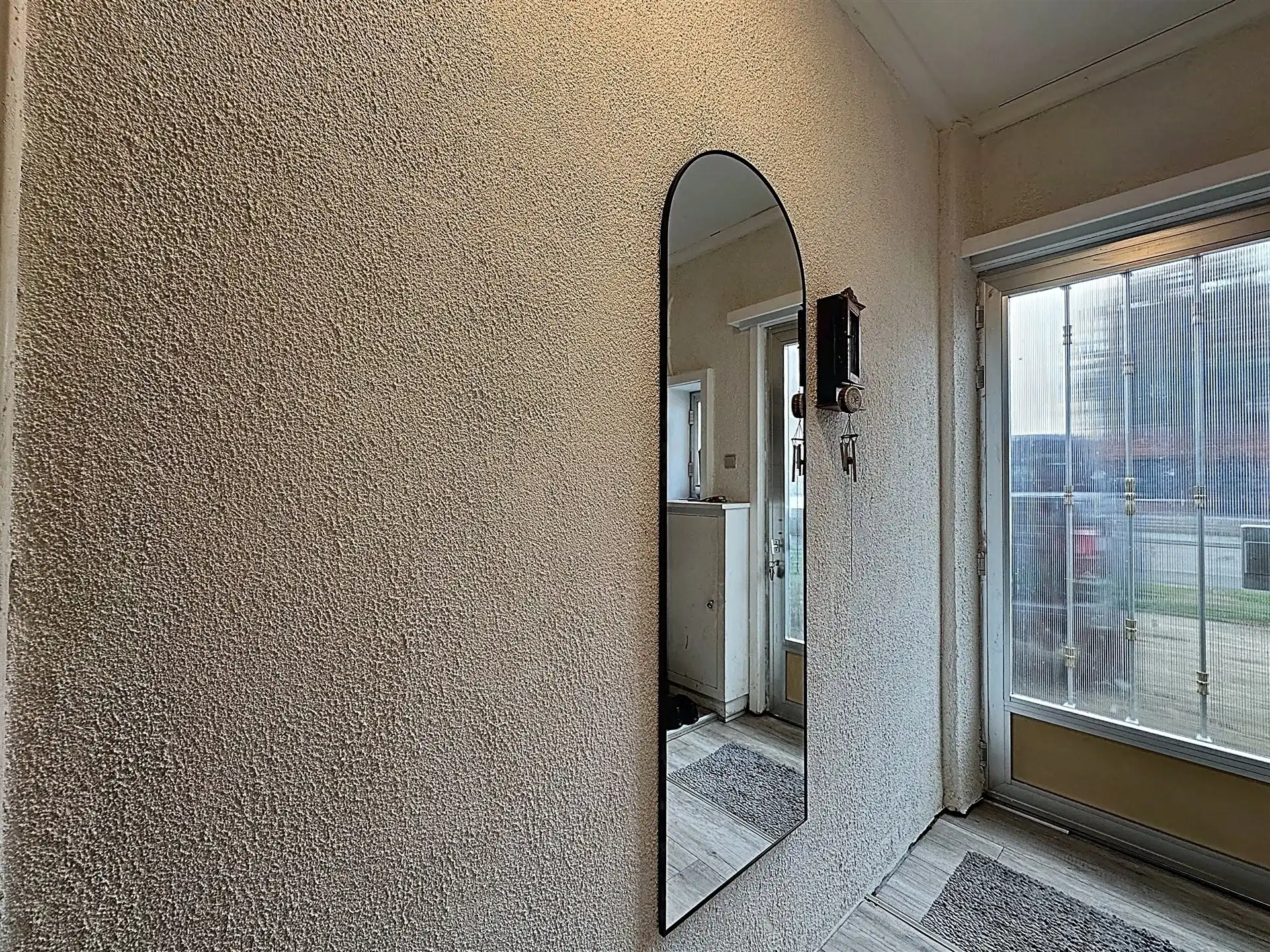 Ruime gezinswoning met 4 slaapkamers en 3 badkamers op perceel van 646m²! foto 7