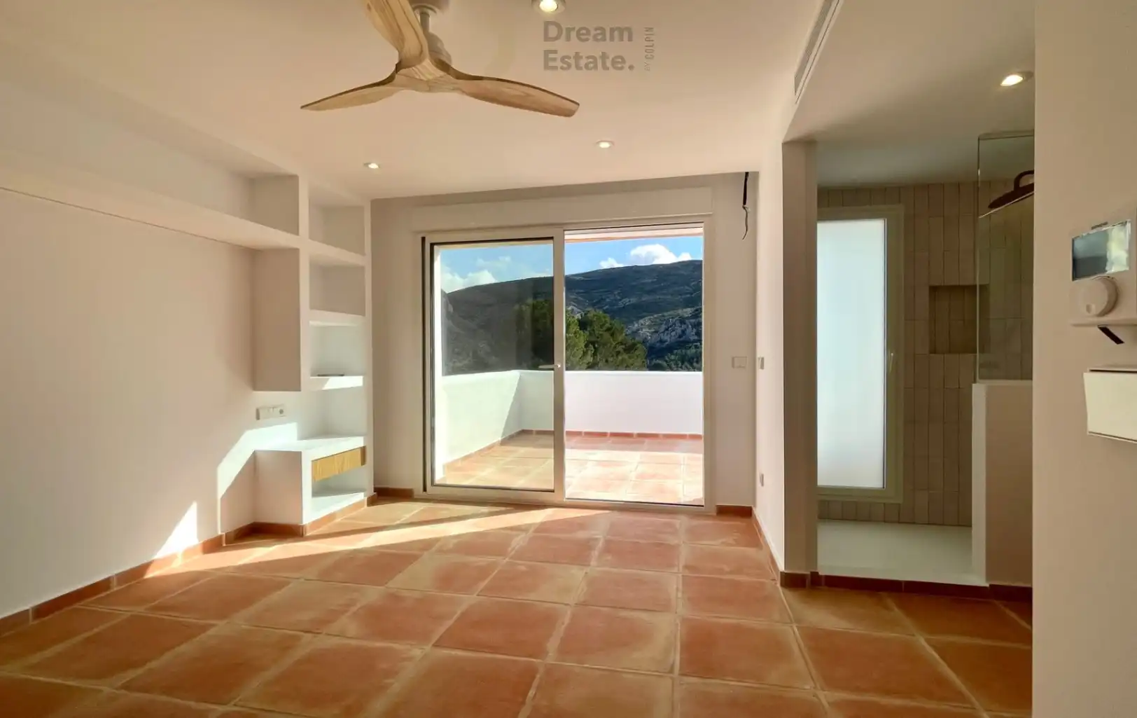 Luxe Ibiza-Style Villa met Panoramisch Bergzicht foto 27