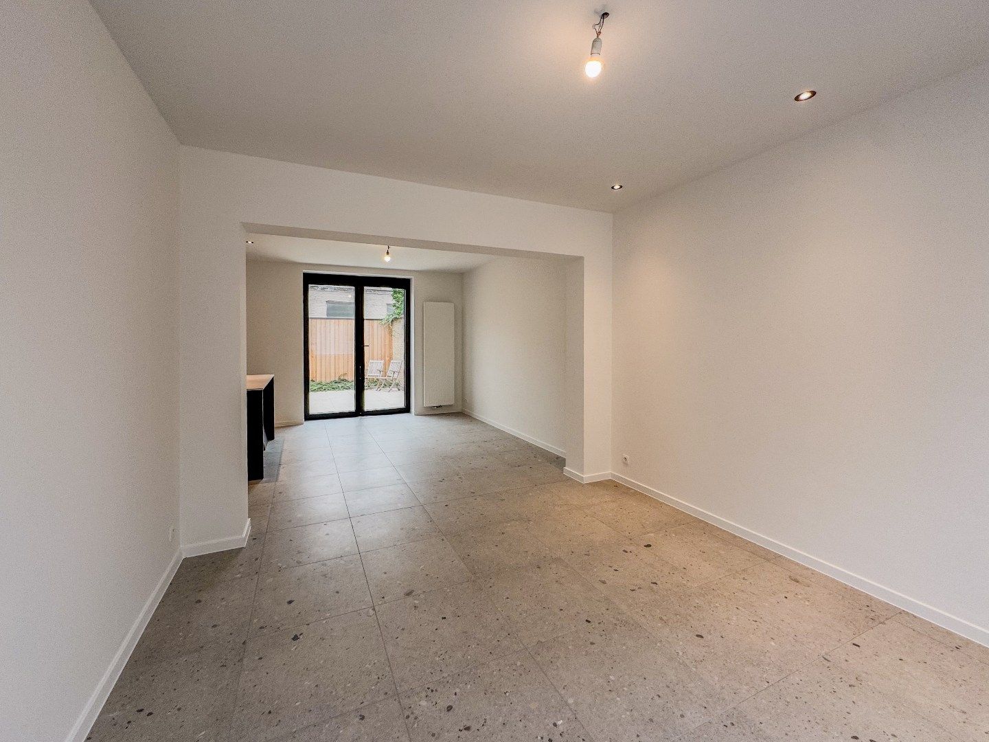 Gerenoveerde woning met 3 slaapkamers en gezellig stadstuintje. foto 10