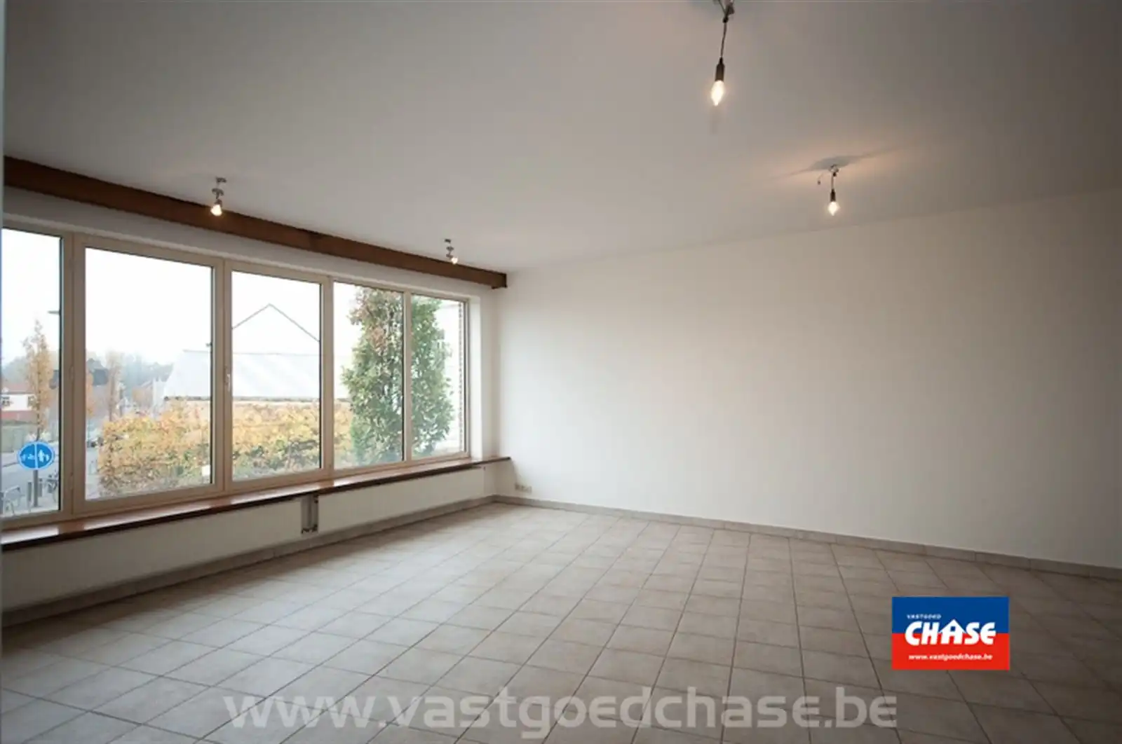 Appartement met 1 slaapkamer, terras en garage foto 12