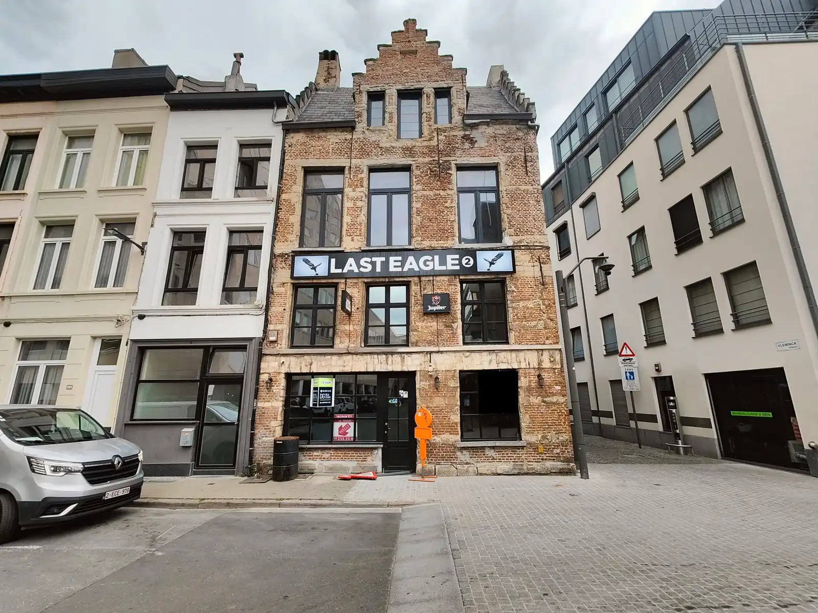 Handelspand te huur naast campus in hartje Antwerpen foto {{pictureIndex}}