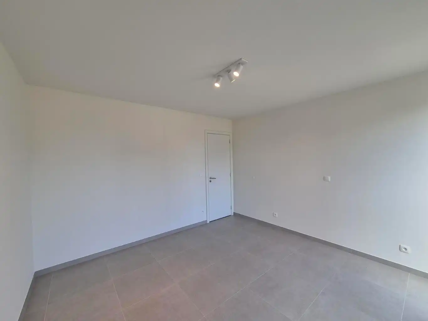 Nieuwbouw appartement 2e verd. met kelder en autostaanplaats foto 10