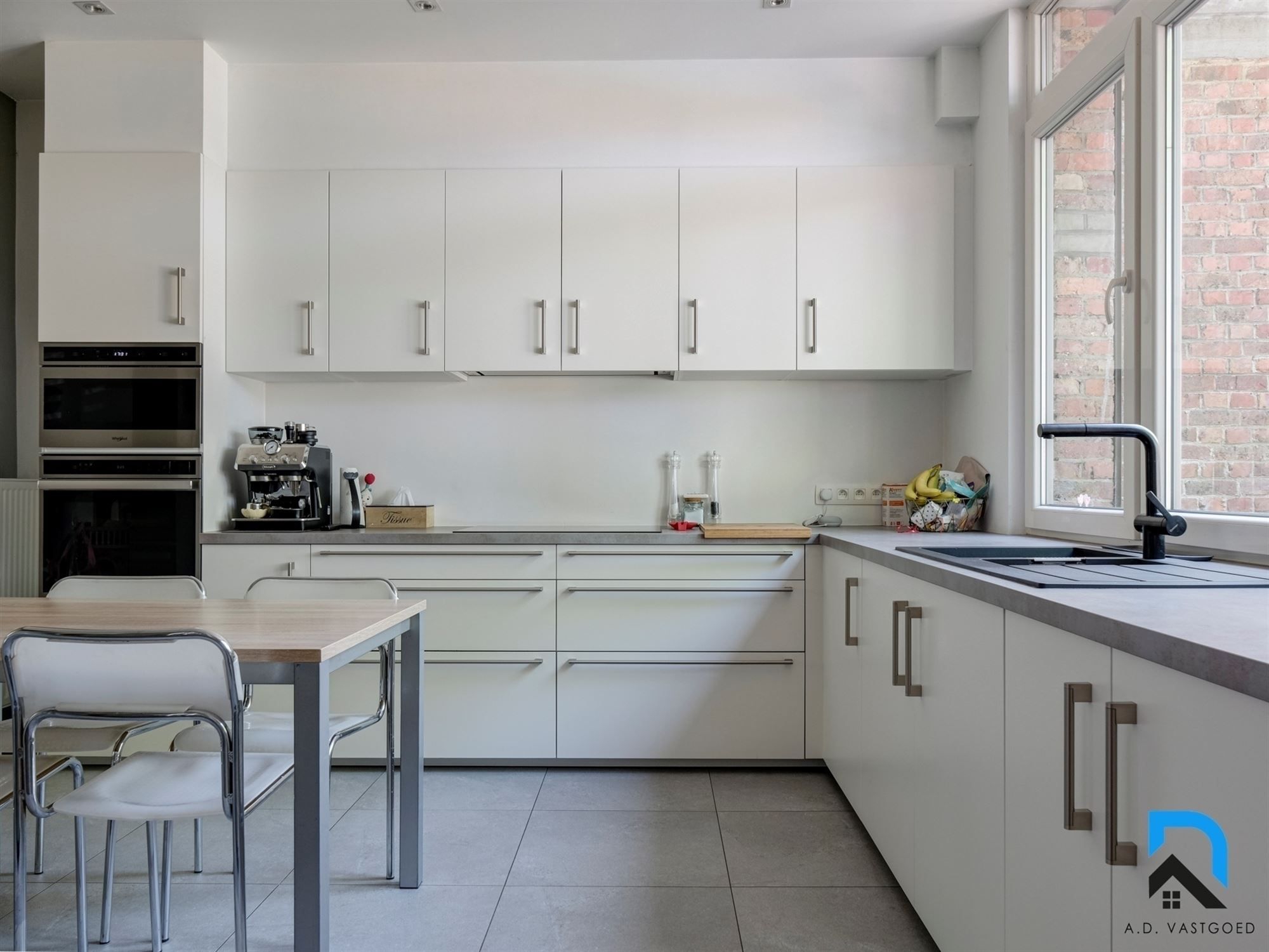 Woning met 5 slaapkamers op riant hoekperceel foto 8