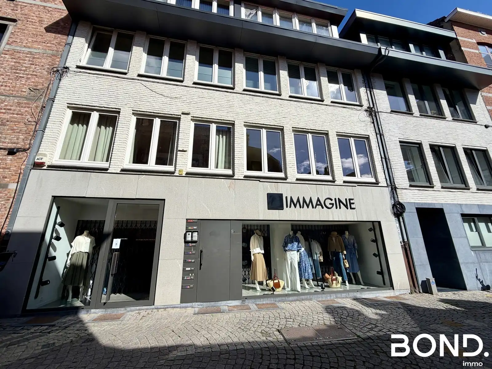 Charmant appartement met terras in het bruisende hart Leuven foto {{pictureIndex}}