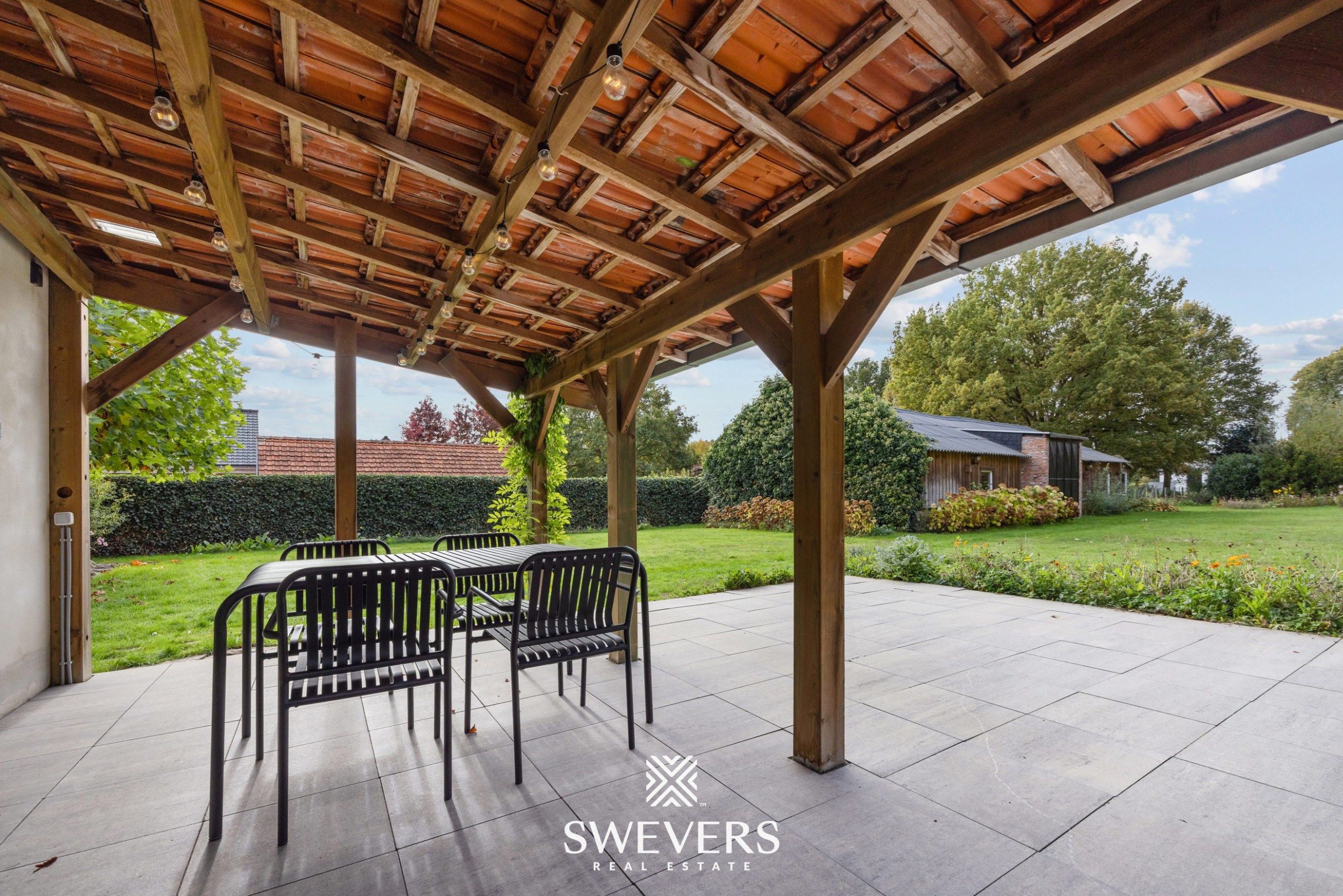 Gerenoveerde woning op 27 are en vergunde stal van 147 m² foto 25