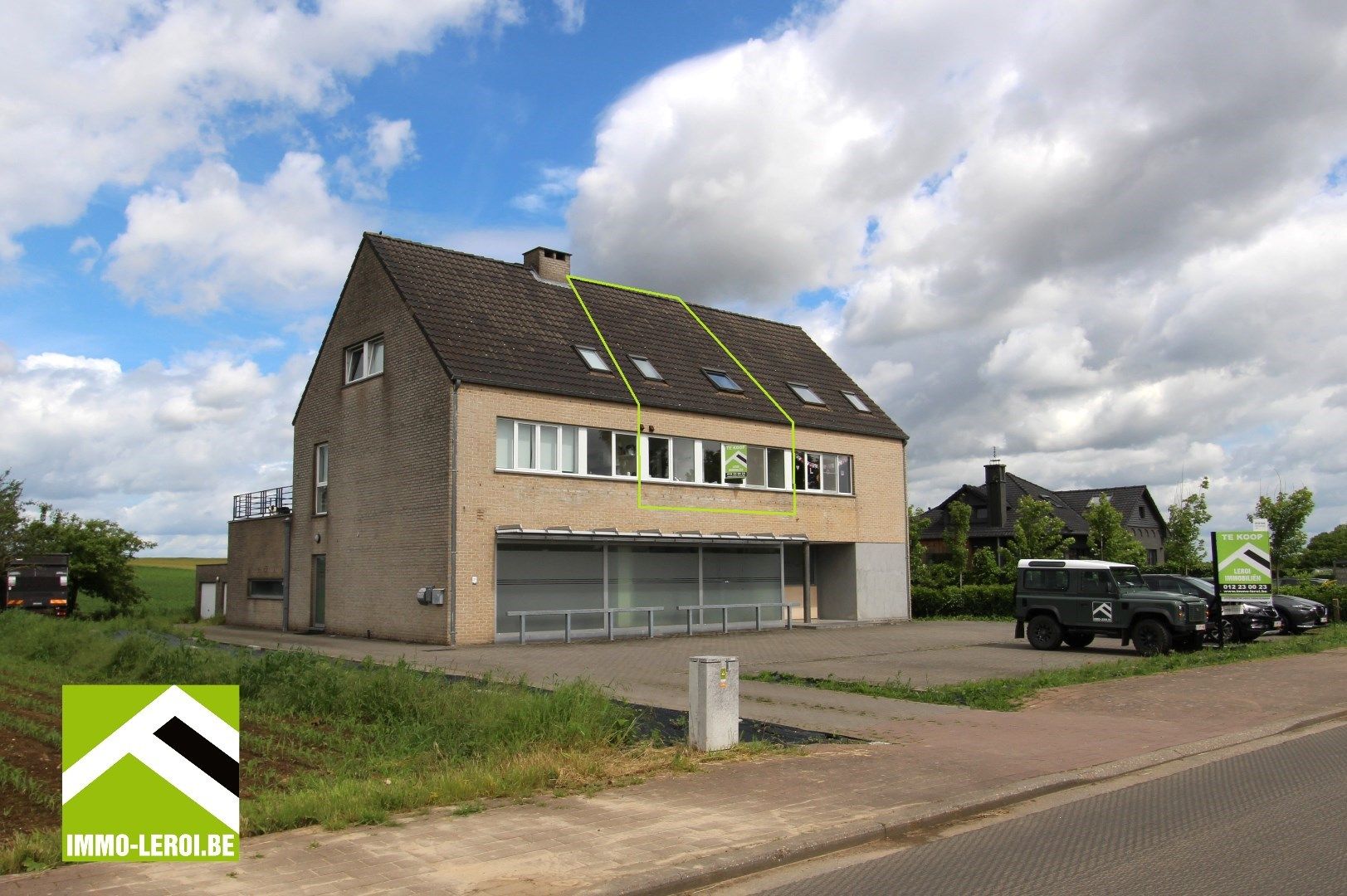 RUIM APPARTEMENT MET GROOT DAKTERRAS EN MOOI VERZICHT foto 1