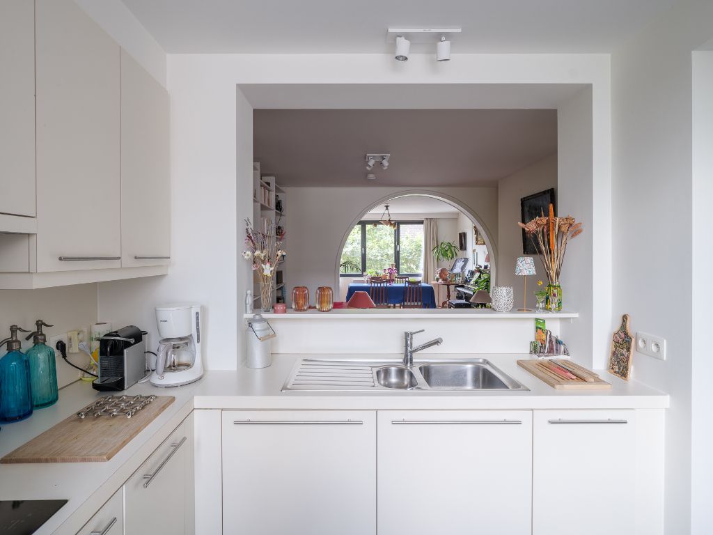 Omgeving Sint-Pietersstation. Ruim 2 slaapkamer appartement met aangenaam terras en zicht op groen, zowel aan de voor- als achterzijde foto 6