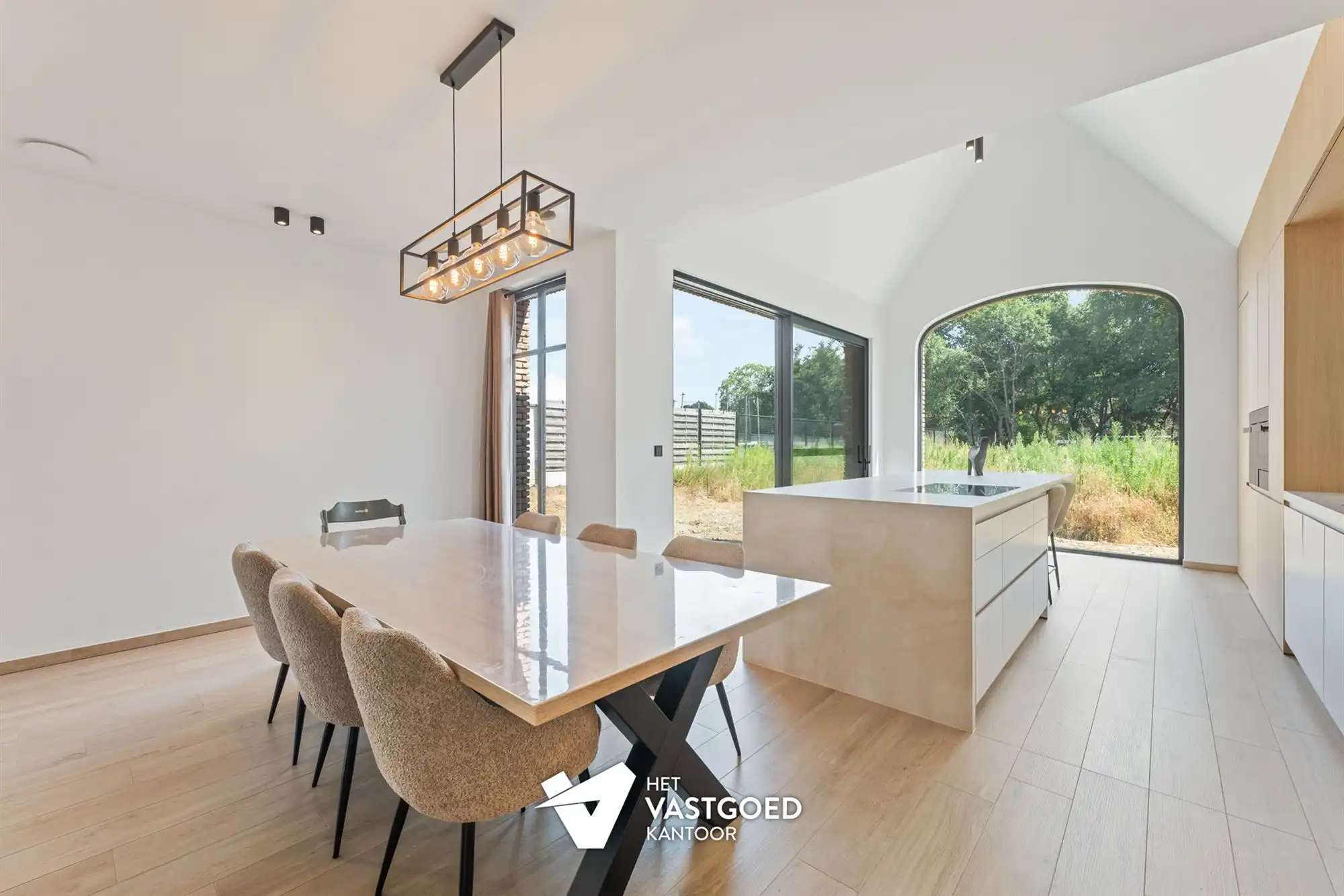 ZEER RUIME NIEUWBOUWWONING UITERST RUSTIG GELEGEN OP EEN PERCEEL VAN 1628M² TE OOSTHAM foto 14