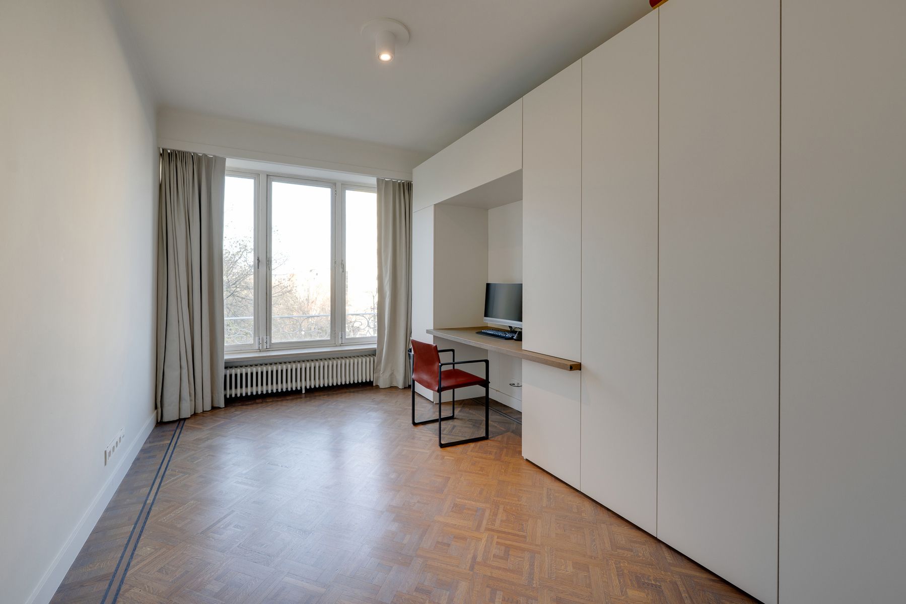 Instapklaar appartement met buitenruimte aan het Albertpark foto 12