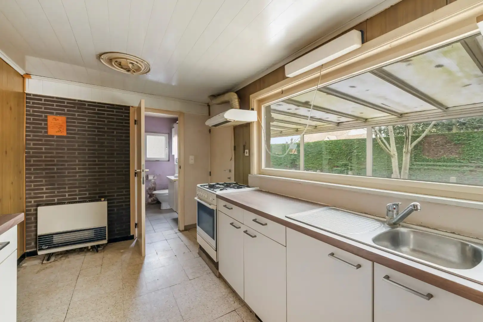 Charmante halfopen bebouwing met tuin, garage en oprit in Dadizele-centrum foto 5