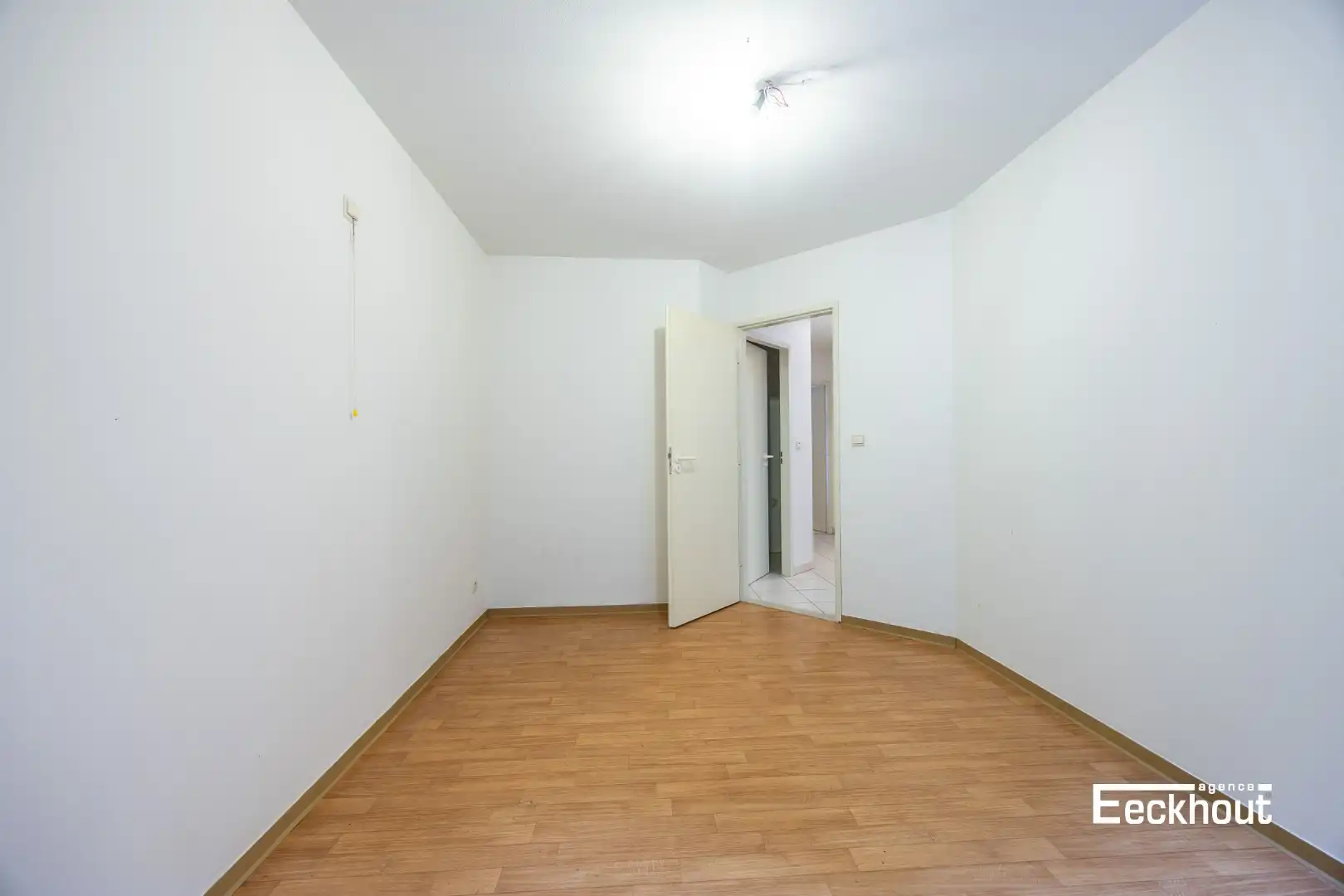 Instapklaar 2 slaapkamer appartement met terras in Oostende foto 10
