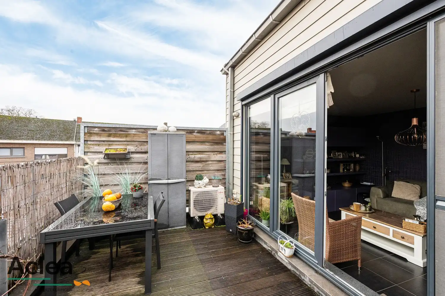 Smaakvol, ruim appartement met garage foto 16