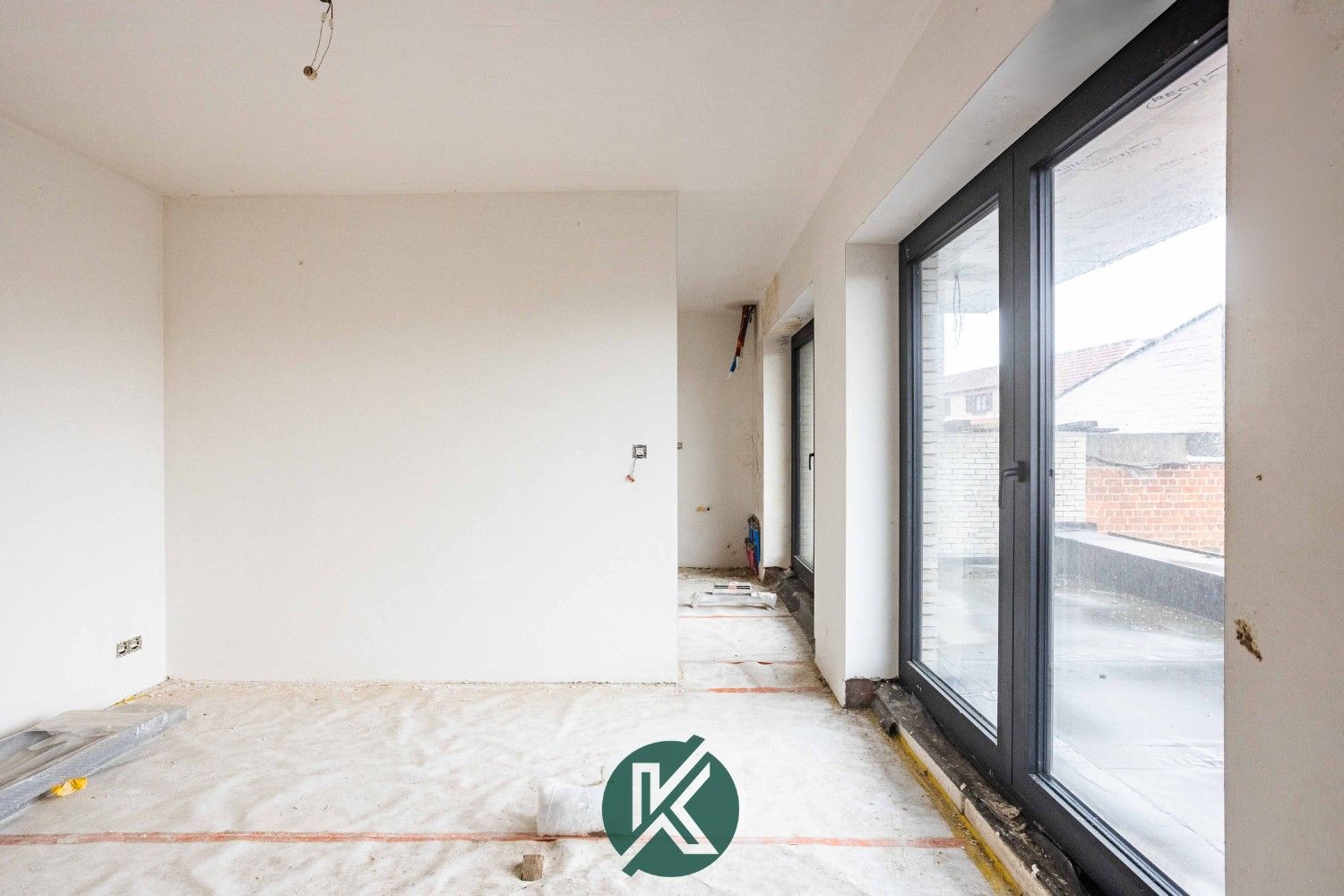 Verder af te werken nieuwbouwwoning met potentieel foto 14