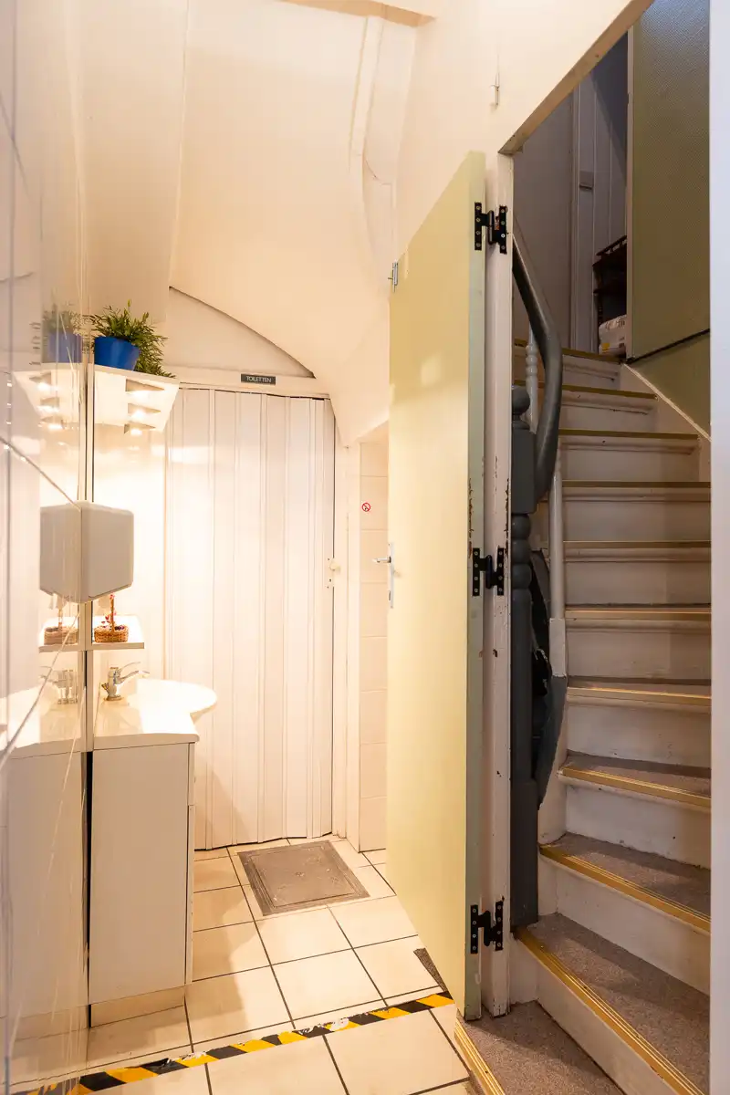 Handelsgelijkvloers (restaurant) met appartement foto 7