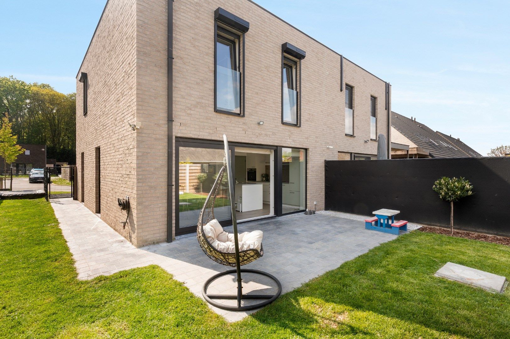 HALFOPEN NIEUWBOUWWONING MET 3 SLPKS, TUIN EN EPC LABEL A foto 3