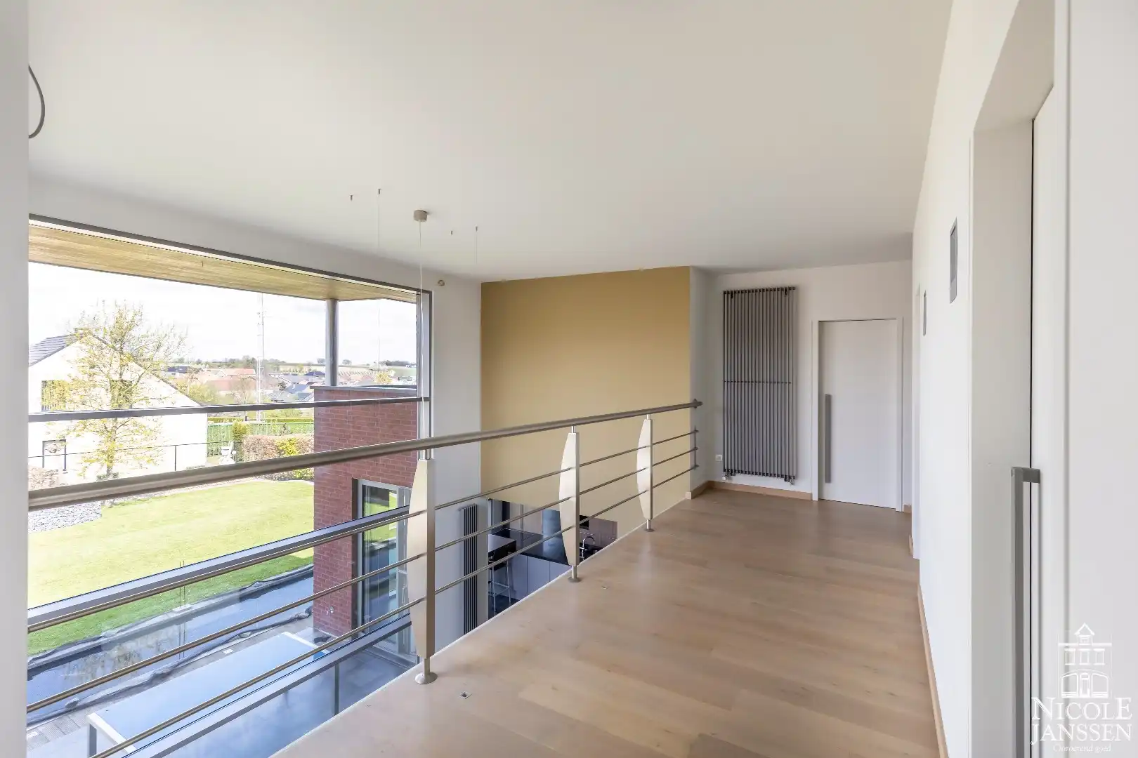 Zeer moderne en luchtige woning met twee slaapkamers gelegen op een rustige locatie foto 23