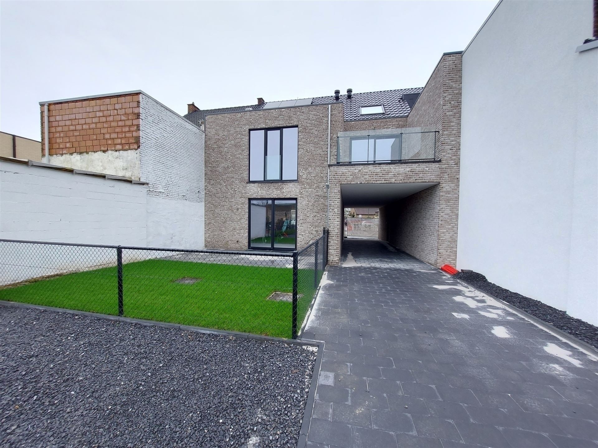 Nieuwbouwwoning te vucht met 3 slaapkamers foto 23