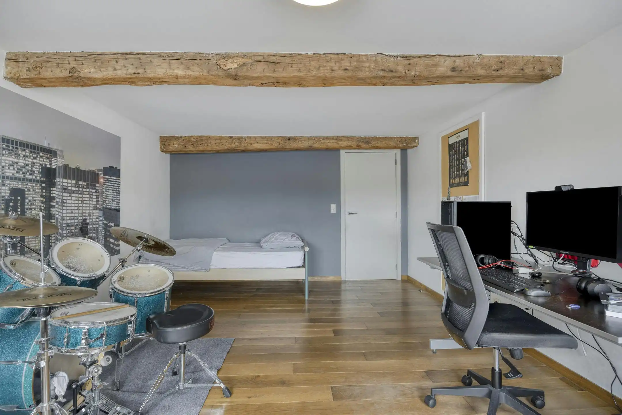 Stijlvolle stadswoning met handelspand te koop in hartje Maaseik foto 25