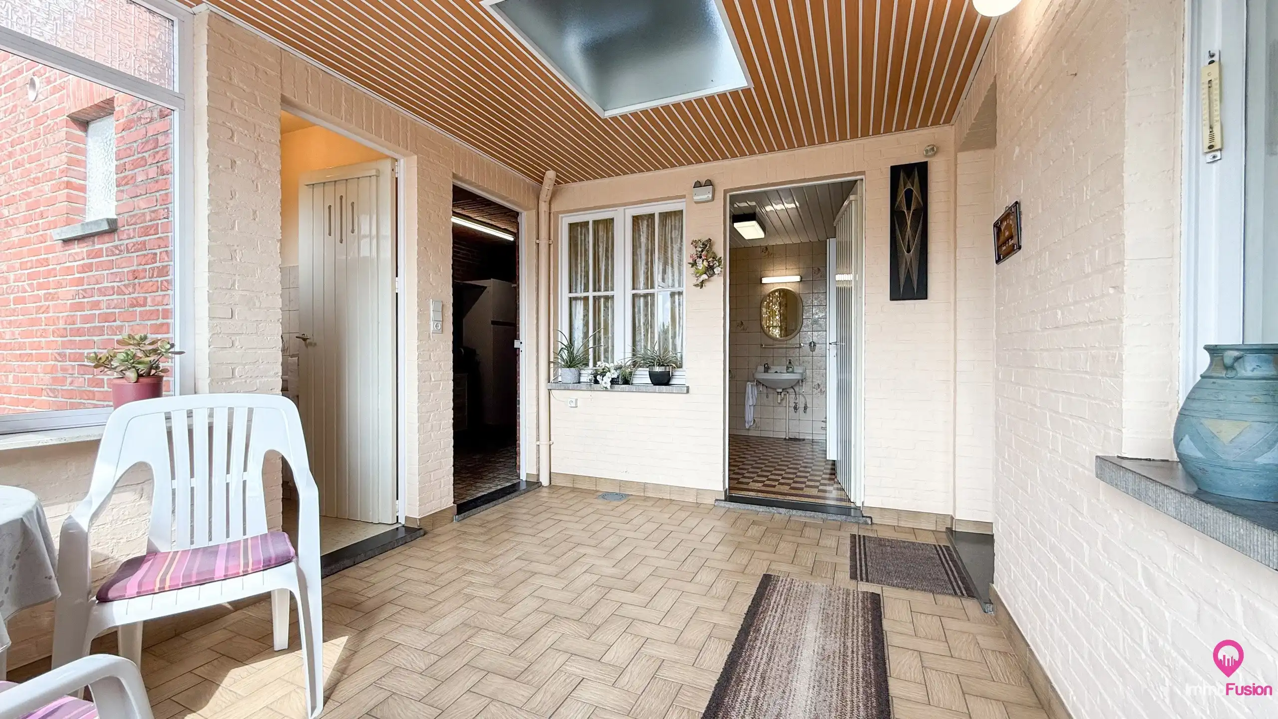 Rustig gelegen woning met dubbele garage, kelder en privacy! foto 13