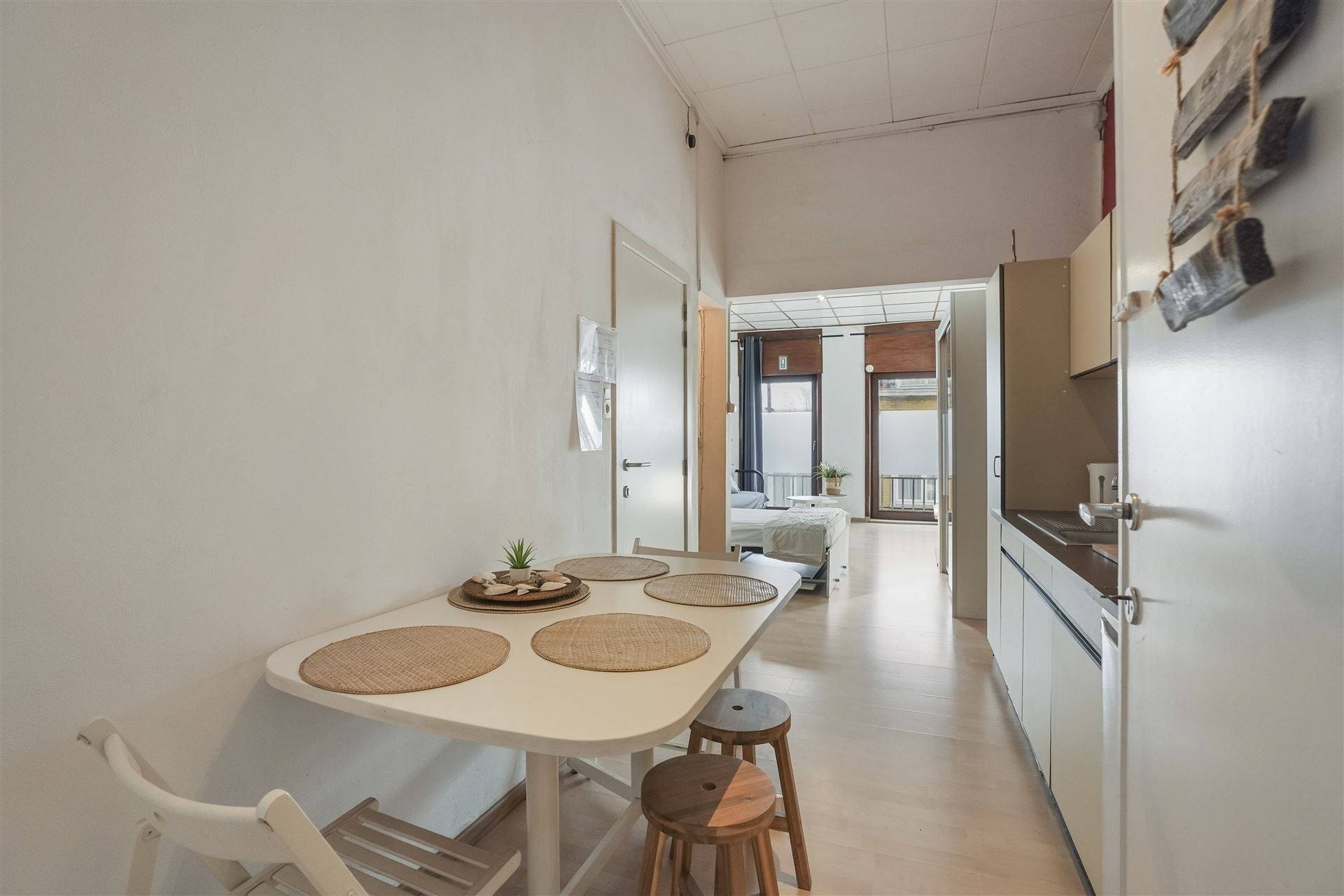 Hoofdfoto van de publicatie: INSTAPKLAAR / VLAKBIJ ZEEDIJK 