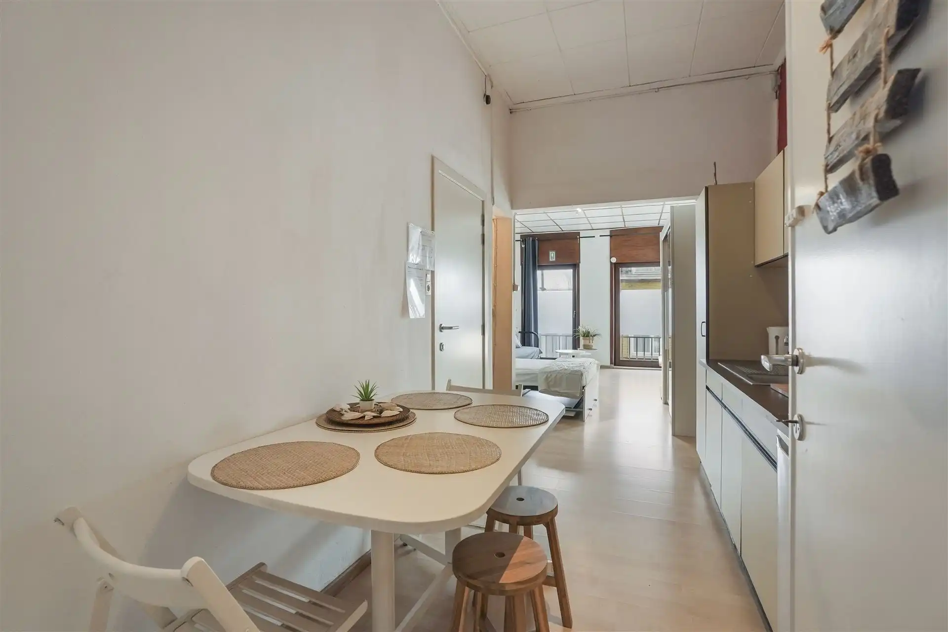 Hoofdfoto van de publicatie: INSTAPKLAAR / VLAKBIJ ZEEDIJK 