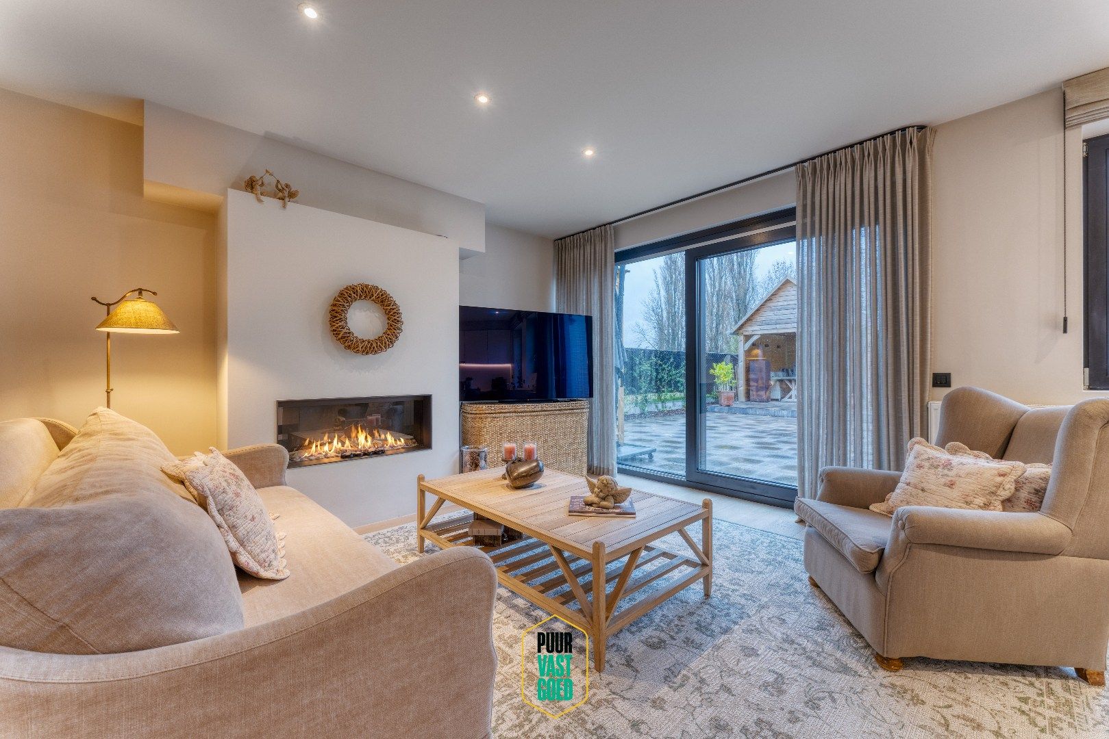 Recente, perfect afgewerkte, halfopen ruime Knokse Villa  foto 2